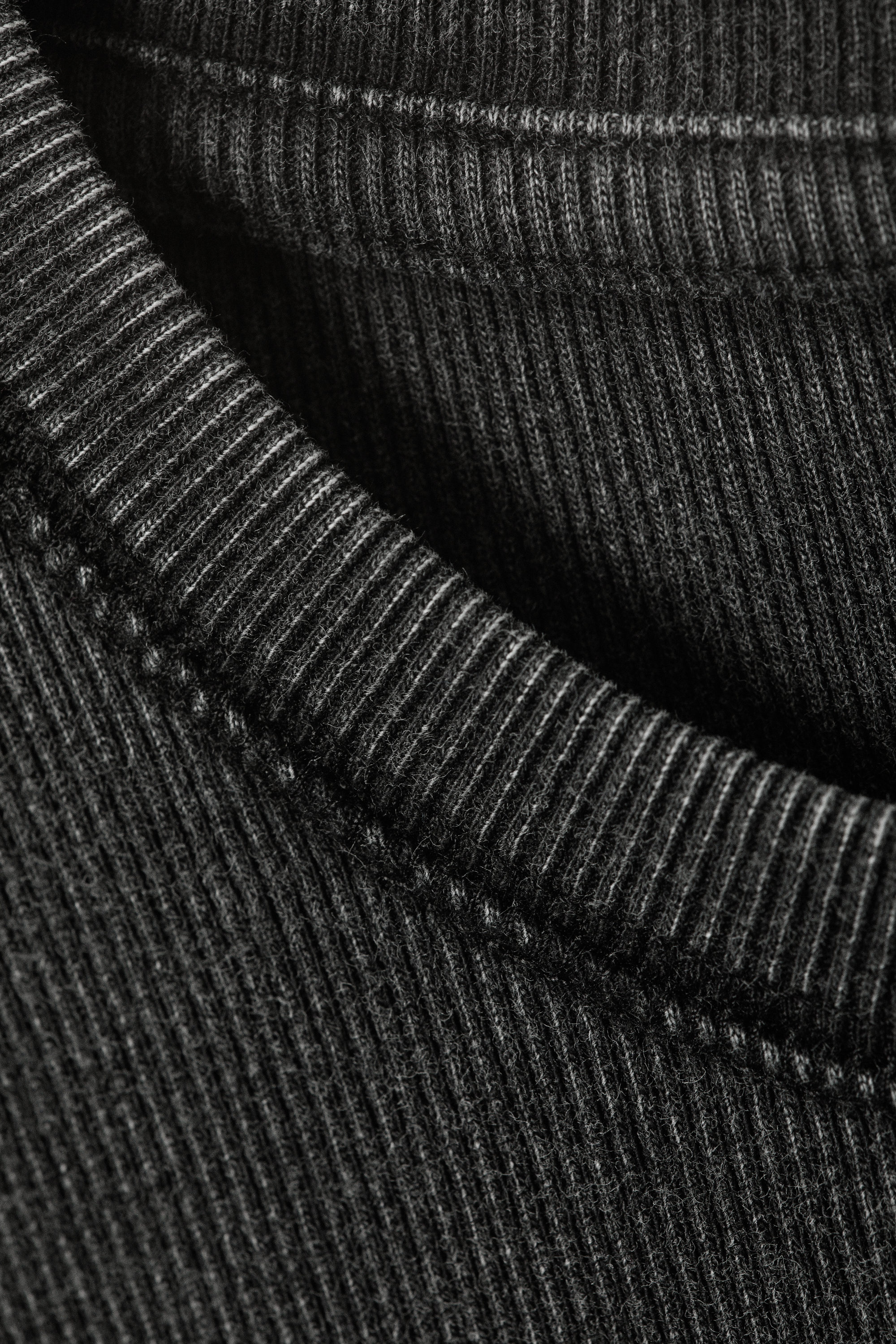 Washed Black - Ribbed Long-Sleeved T-shirt - 3