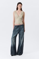 Light Mole - Sleeveless V-Neck Zip Top - 1