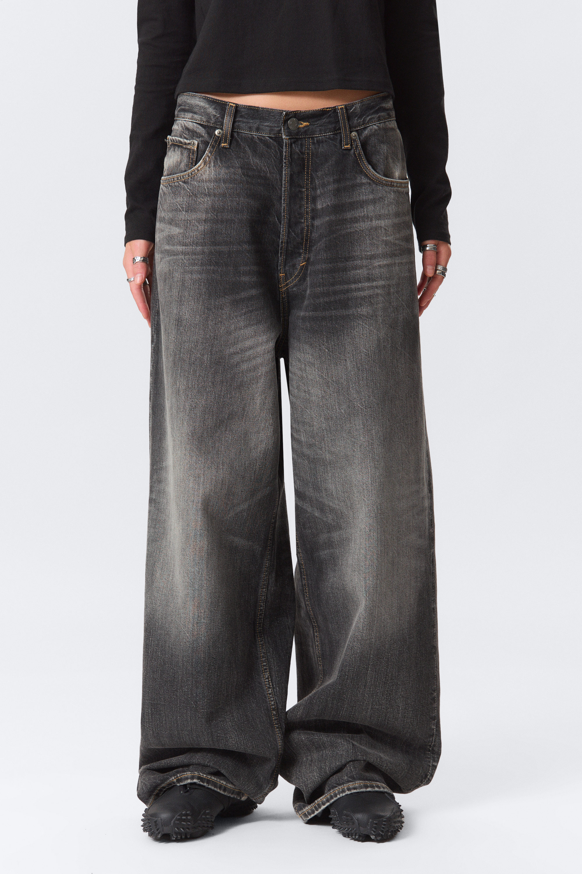 Dusky Black - Black - Astro Loose Baggy Leg Jeans - 2