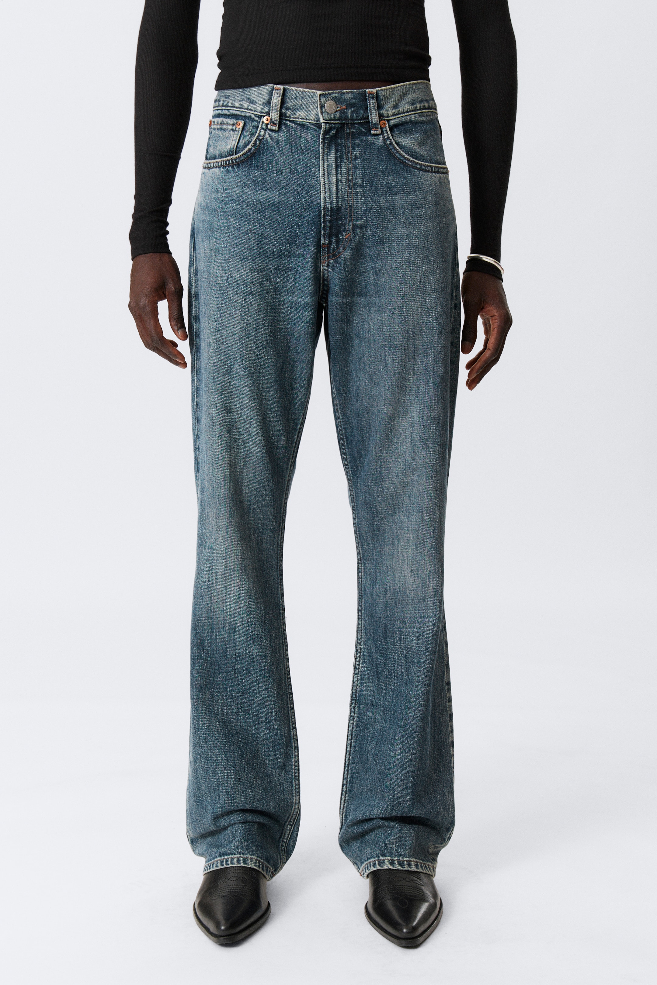 Visa större bild: Mercury Relaxed Bootcut Leg Jeans - Second Blue - Mellanblå - HERR | H&M SE 2