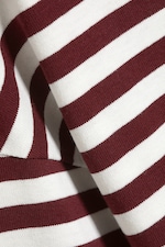 Gestreift in Weiß & Dunkelrot - Boxy Longsleeve mit lockerer Passform - 4