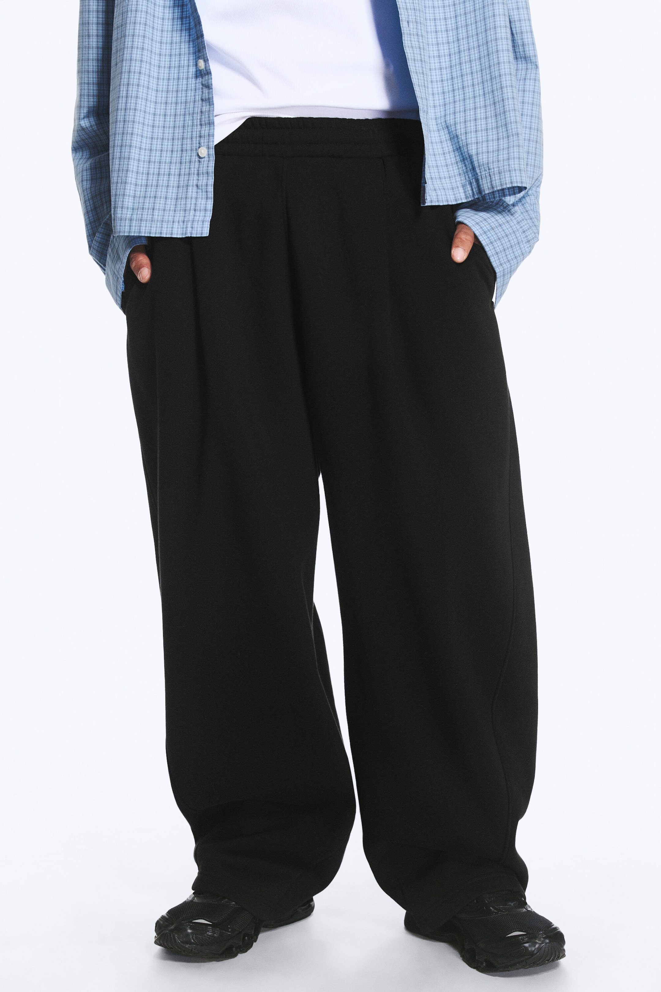 Donkerzwart - Loose Pleated Sweatpants - 2