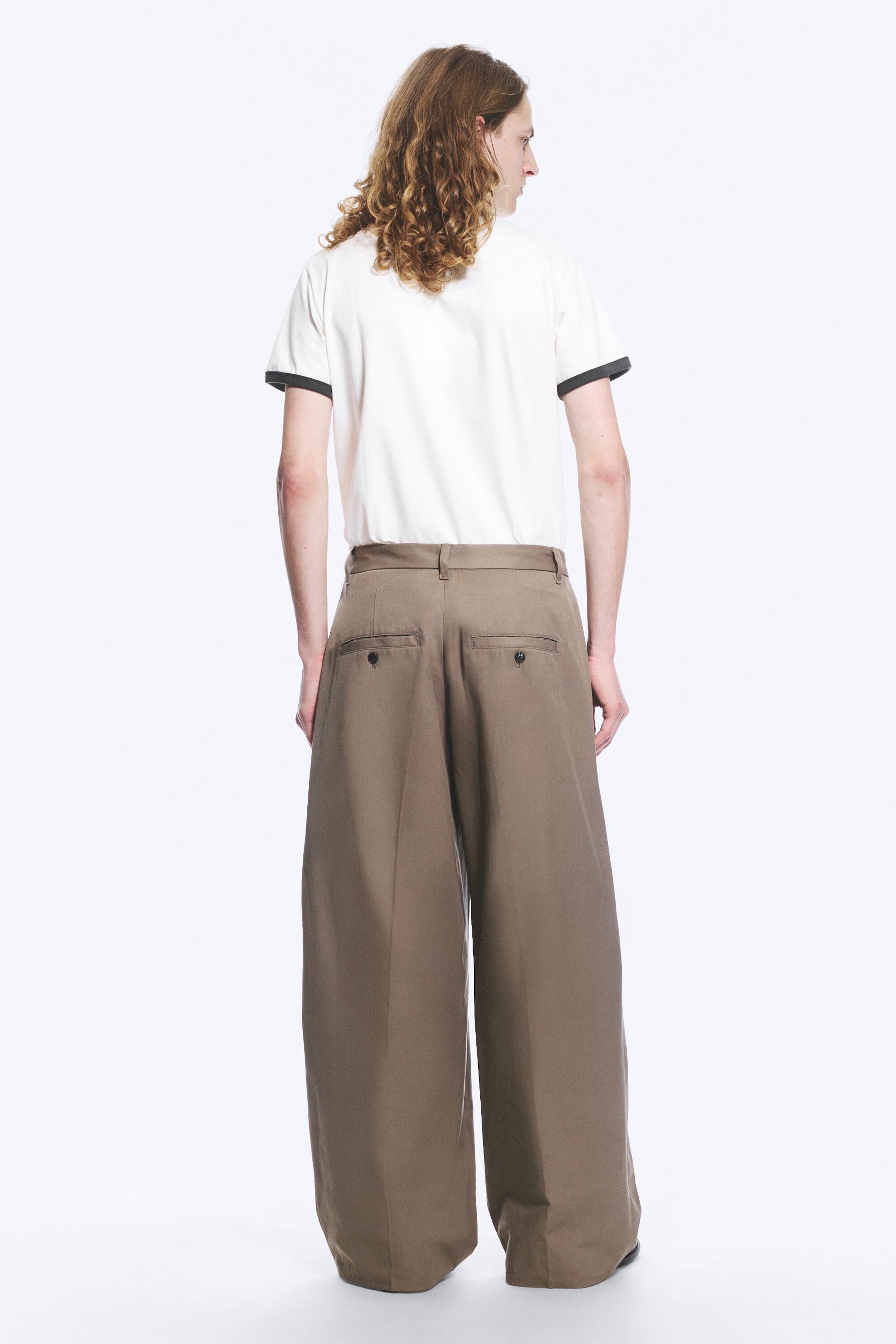 Dimmig mullvad - Emil Chino-byxor med ledig passform - 3