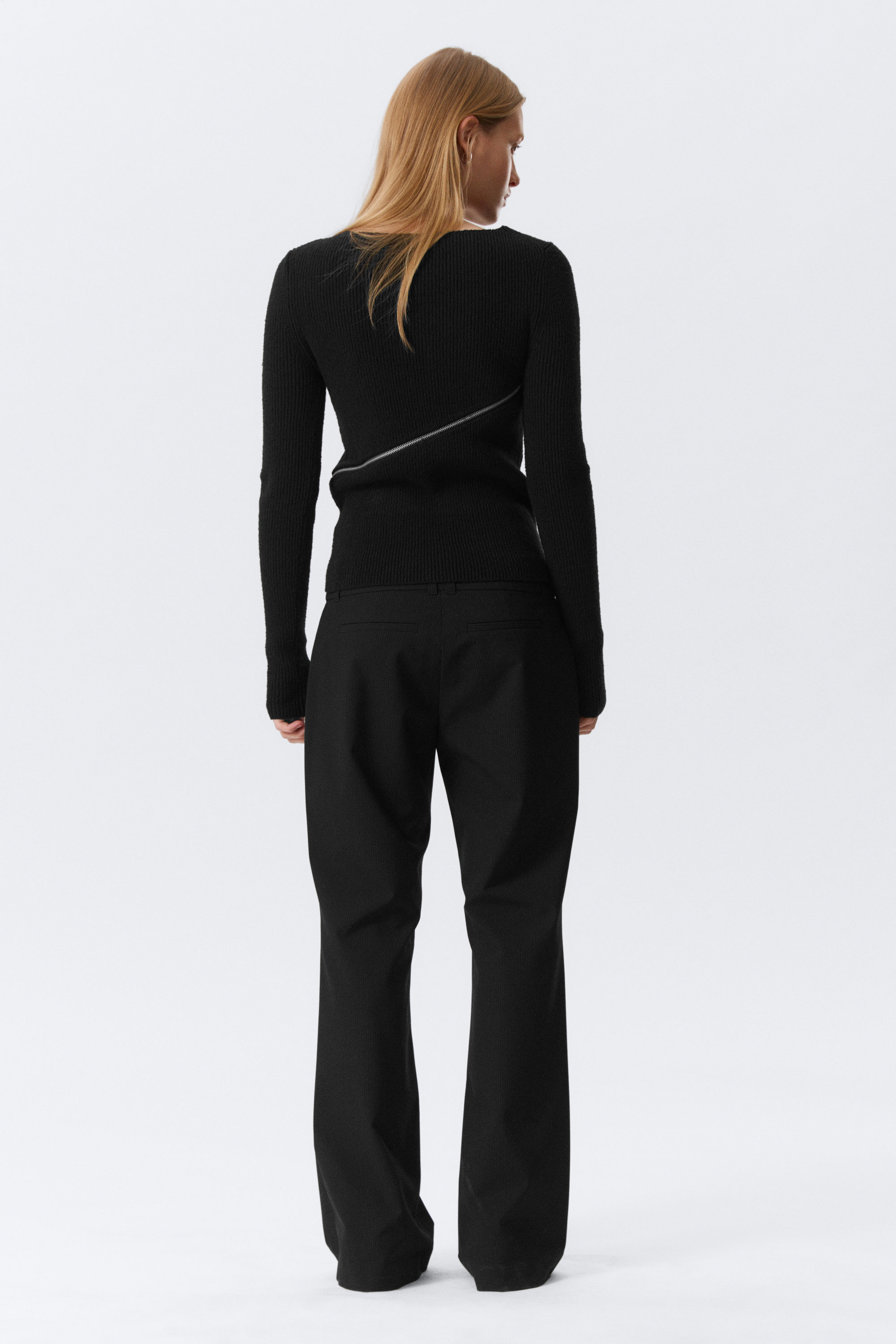 Schwarz - Schmaler asymmetrischer Zip-Strickpullover - 3