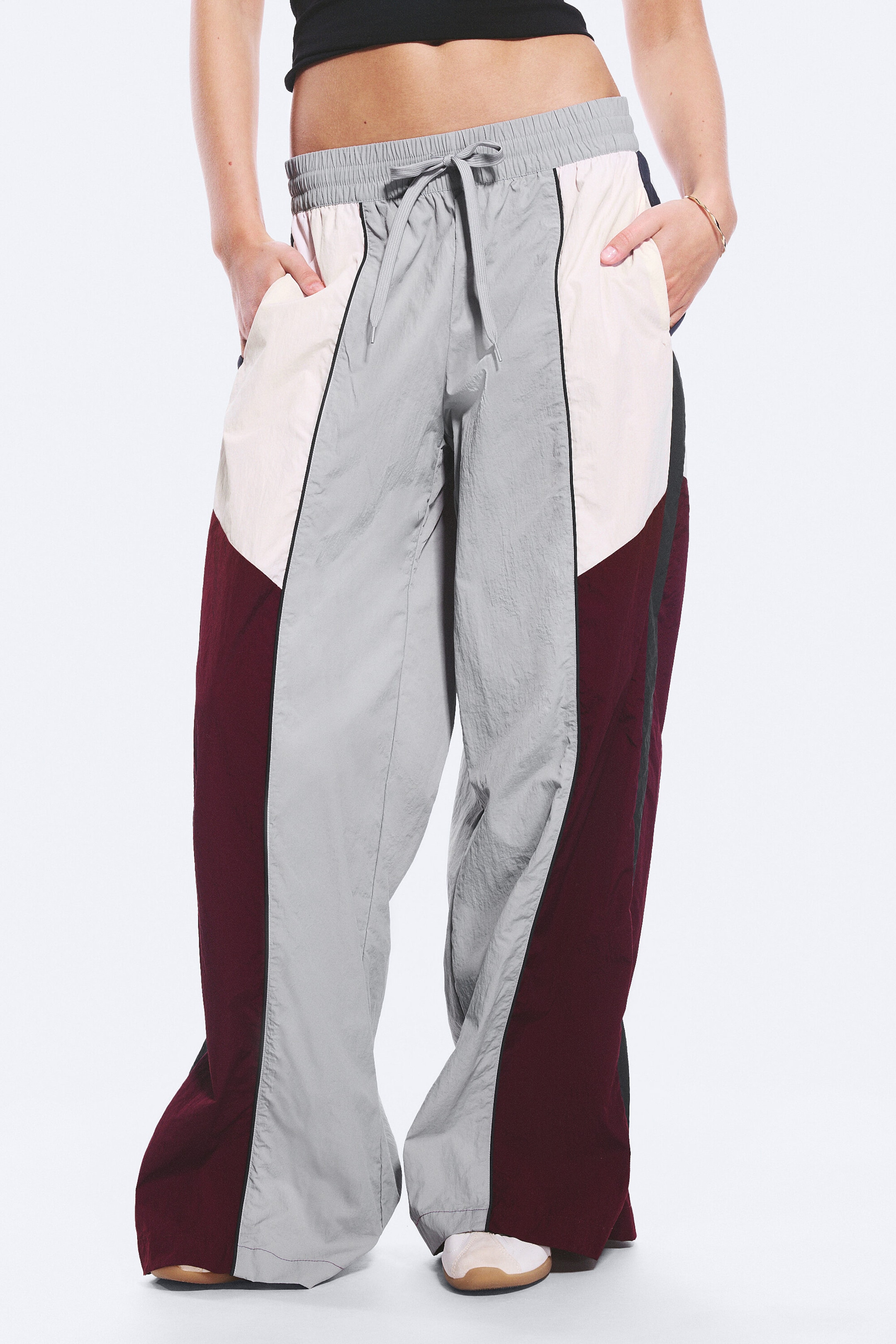 Grau/Rosa/Rot - Weite Colourblock-Hose mit niedriger Bundhöhe - 2