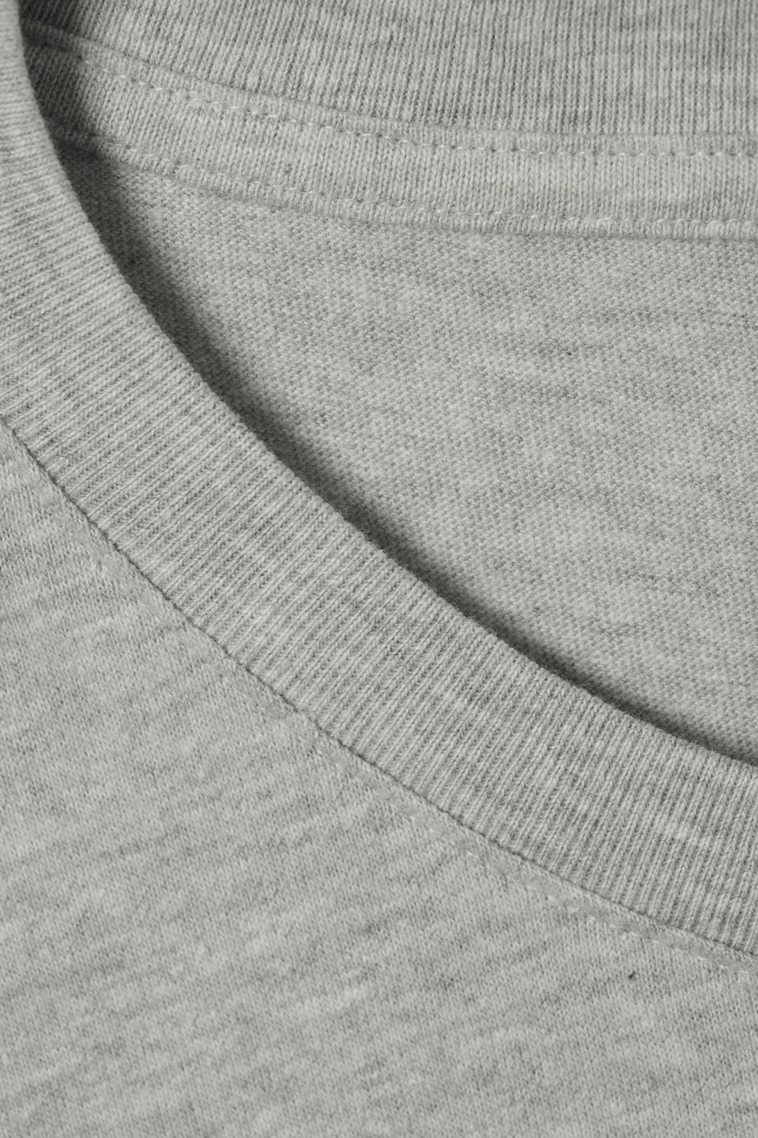 Oversized šaty s dlhým rukávom v štýle trička - Sivá melírovaná/Biela - 5