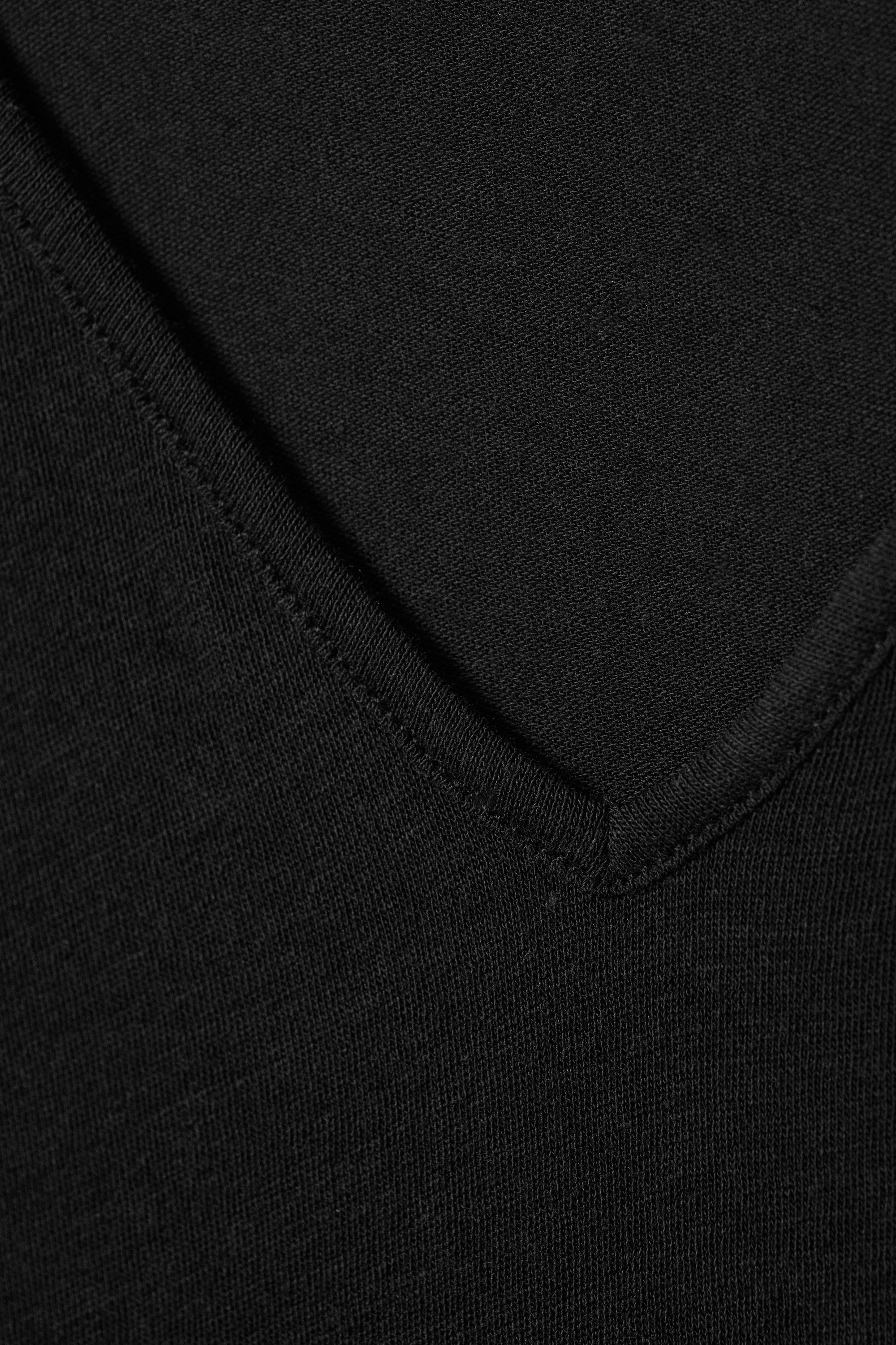 Black - Plunging V-neck Long-Sleeved Top - 4