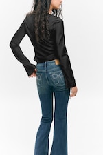 Svart - Rynkad trumpetärmad topp med båtringning - 2