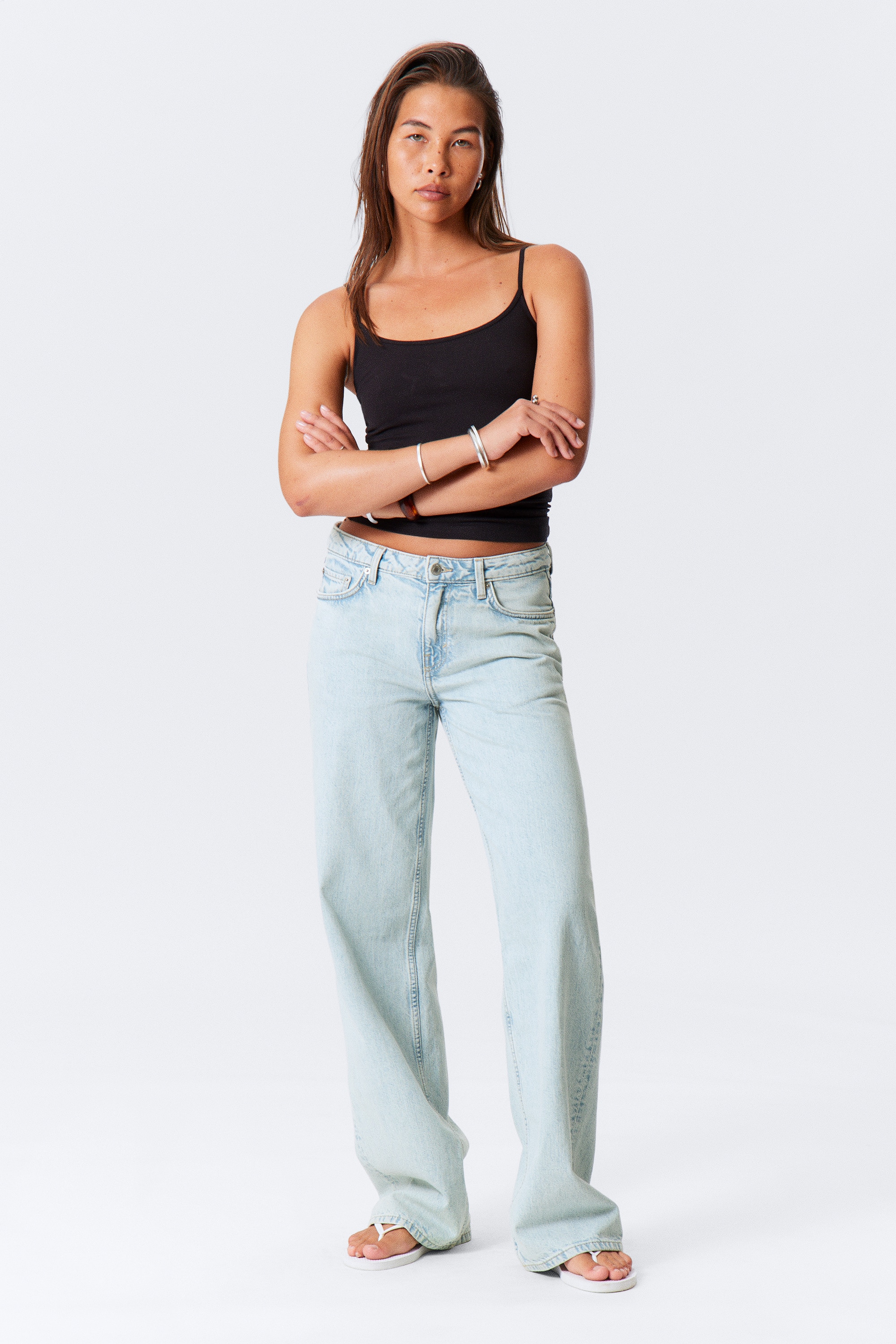 Jeans Ample a vita bassa wide e vestibilità loose - Snow Blue – Azzurro/Risso Black - Nero/Baltic Blue – Blu scuro/Ink Black – Nero/Gasoline Blue - Medium Blue/Mine Grey – Grigio scuro/One Blue - Blu medio/Blue Stream – Blu medio/Deep Sea Blue - Blu scuro/Lip Blue – Azzurro/Lake Blue – Blu scuro/Mine Blue – Blu medio/Cyan Dust – Blu medio/Ice Blue - Light Blue/Canyon Grey - Medium Grey/Ash Black - Black/Black Stream - Black/Treasure Blue - Medium Blue