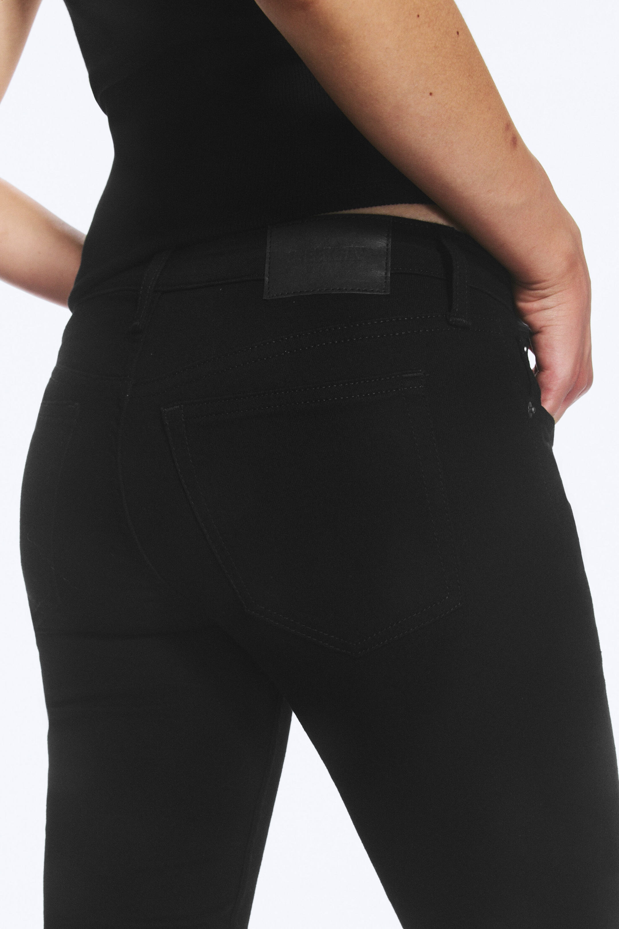 Black Rinse – svart - Luna smal jeans med lavt liv og bootcut - 3