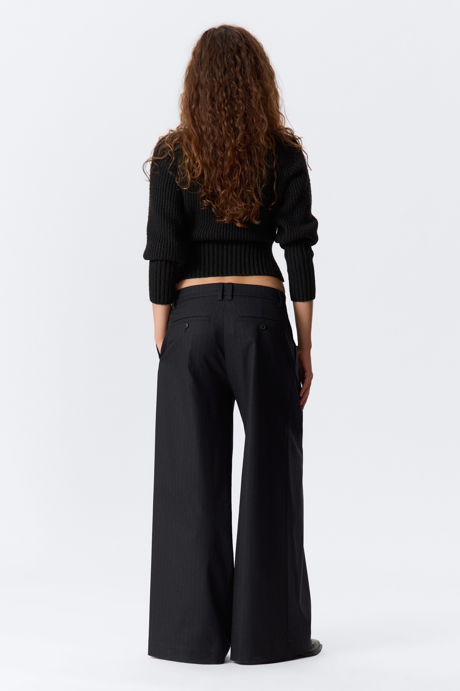 Pleated Wide-Leg Suiting Trousers - Dark Blue - 4