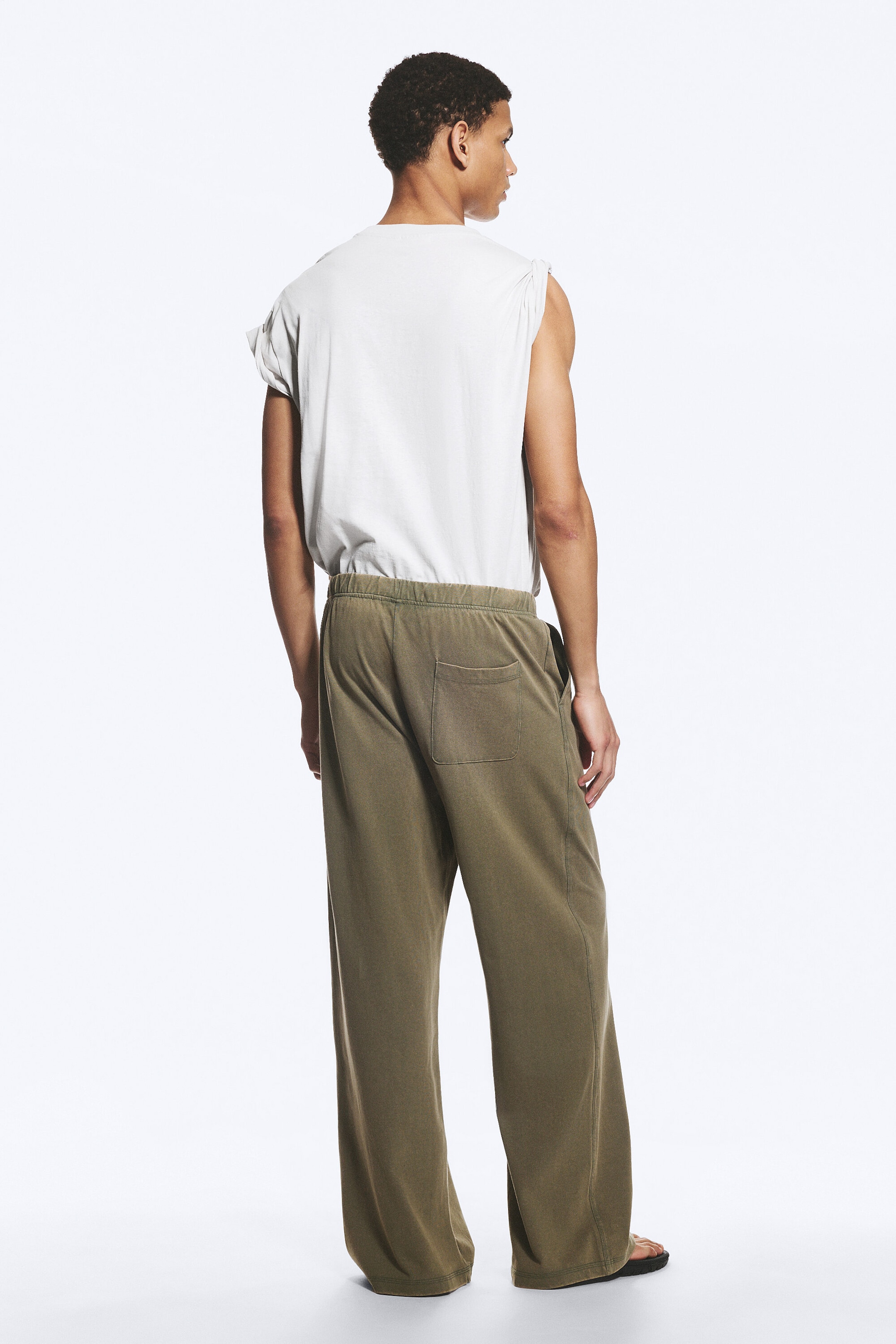 Staubiges Khakigrün - Weite Pyjamahose aus Baumwolle - 4