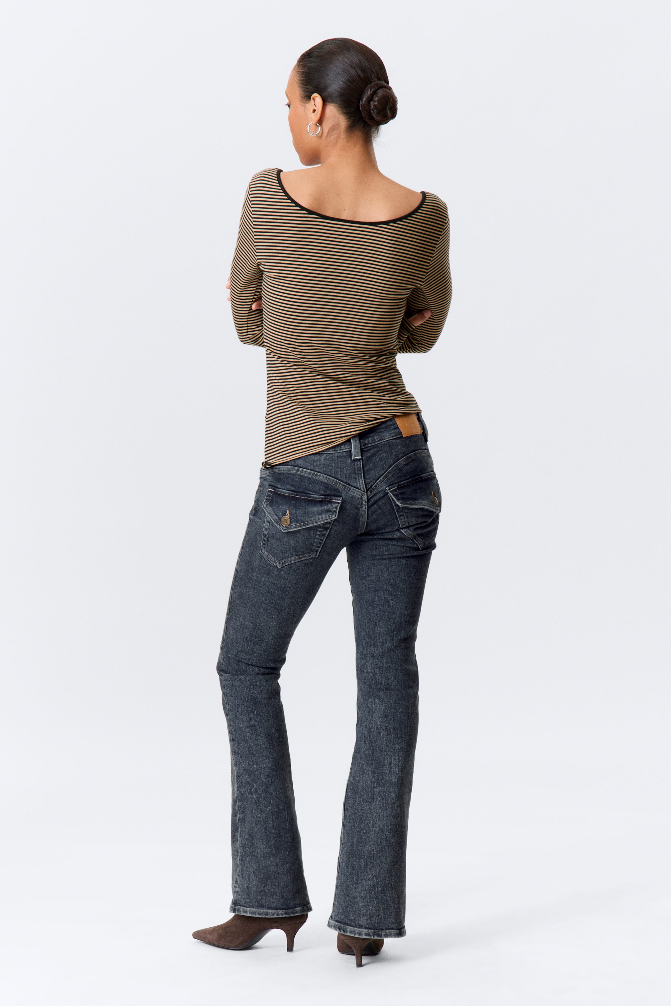 Agrandir l'image: Jean évasé à empiècement incurvé taille basse - Bleu désert - Bleu foncé - FEMME | H&M BE 5