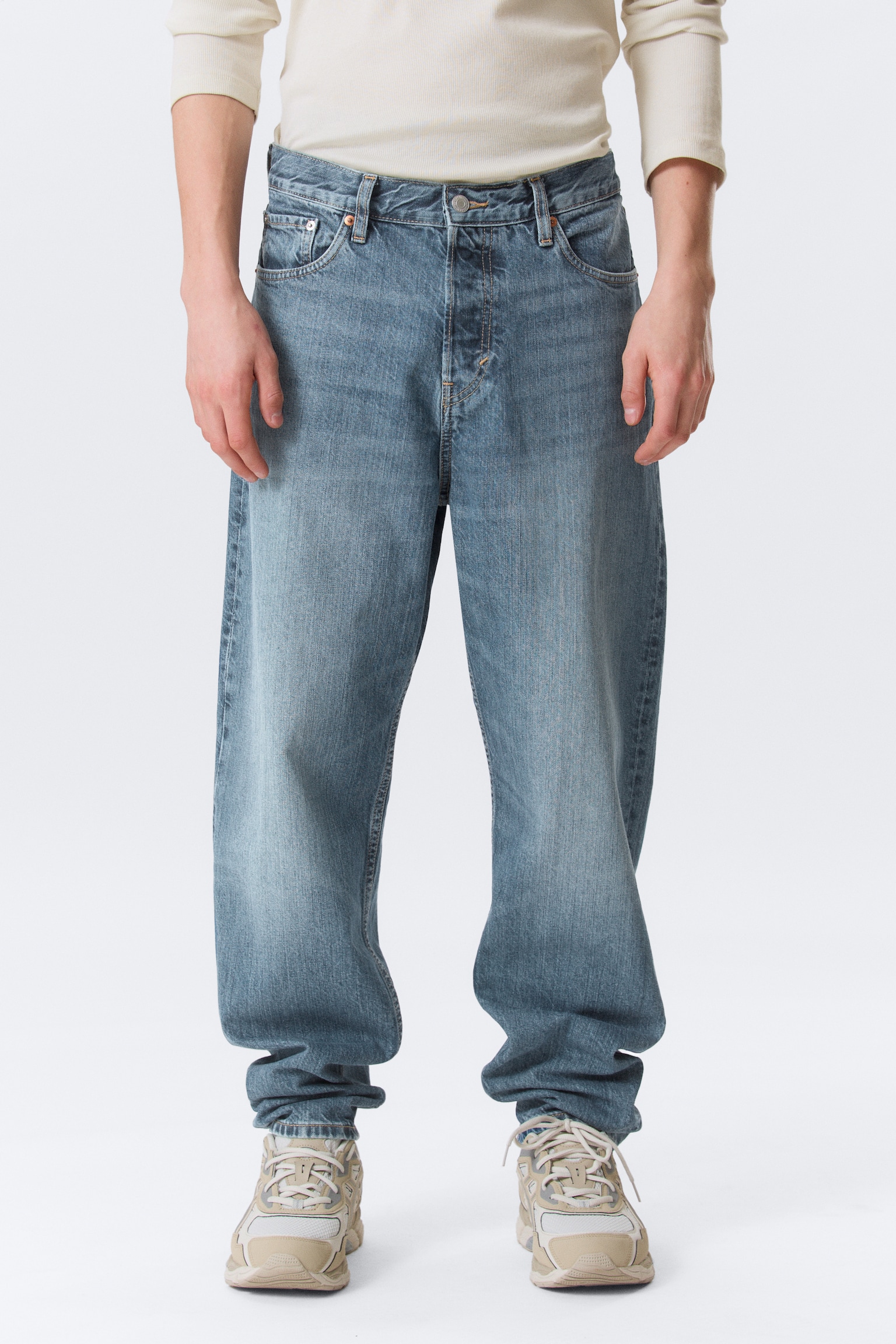 Ray Mid Rise Relaxed Tapered Leg Jeans - Radio Blue - Medium Blue/Tuned Black - Black/Deep Sea Blue - Dark Blue/Seventeen Blue - Medium Blue - 4