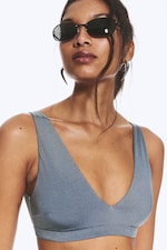 Taubenblau - Schimmer - Bikini-Top mit tiefem Ausschnitt zum Überziehen - 1