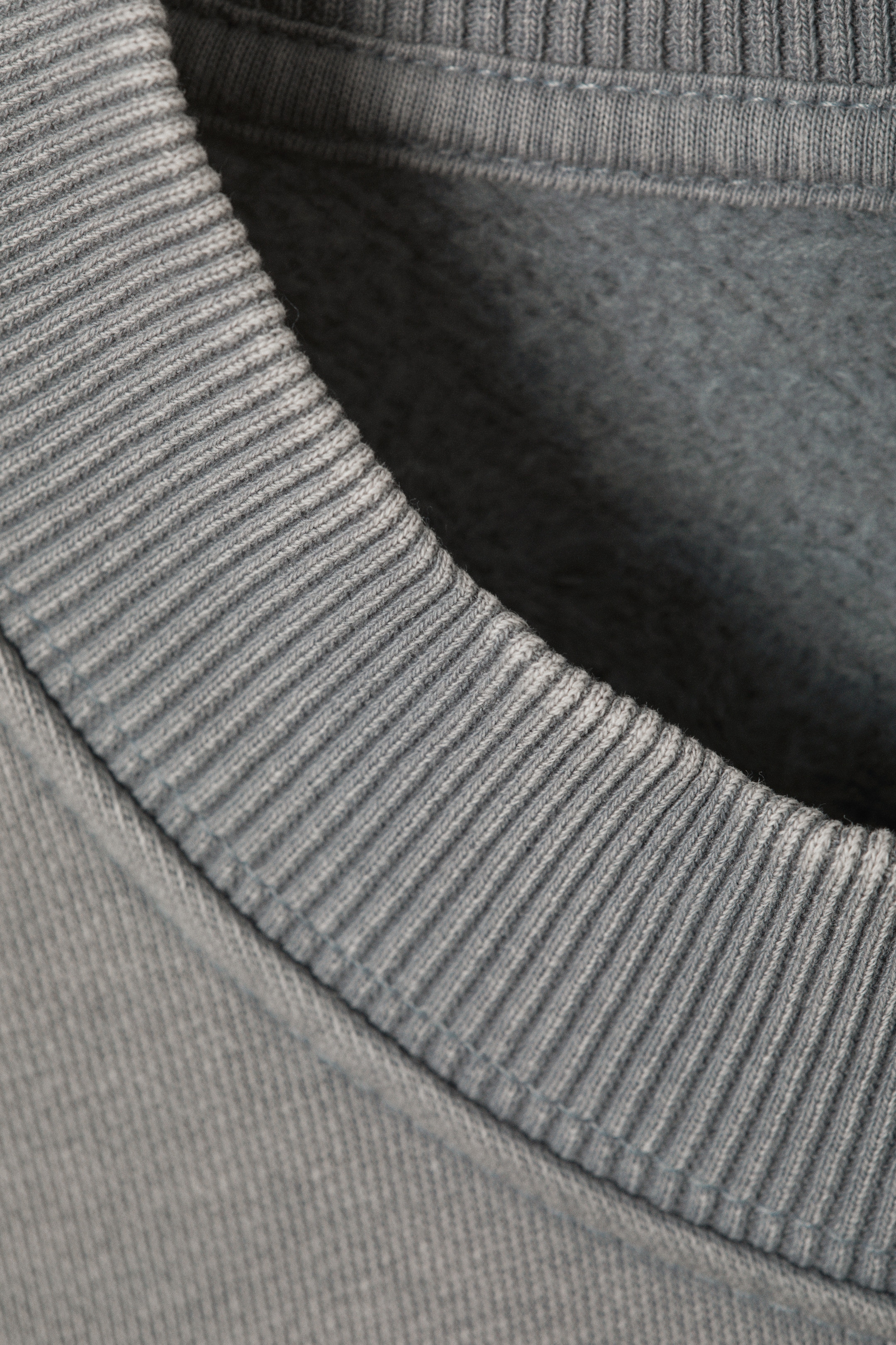 Zobrazit větší obrázek: Relaxed Heavyweight Sweatshirt - Washed Dusty Grey - MUŽI | H&M CZ 2