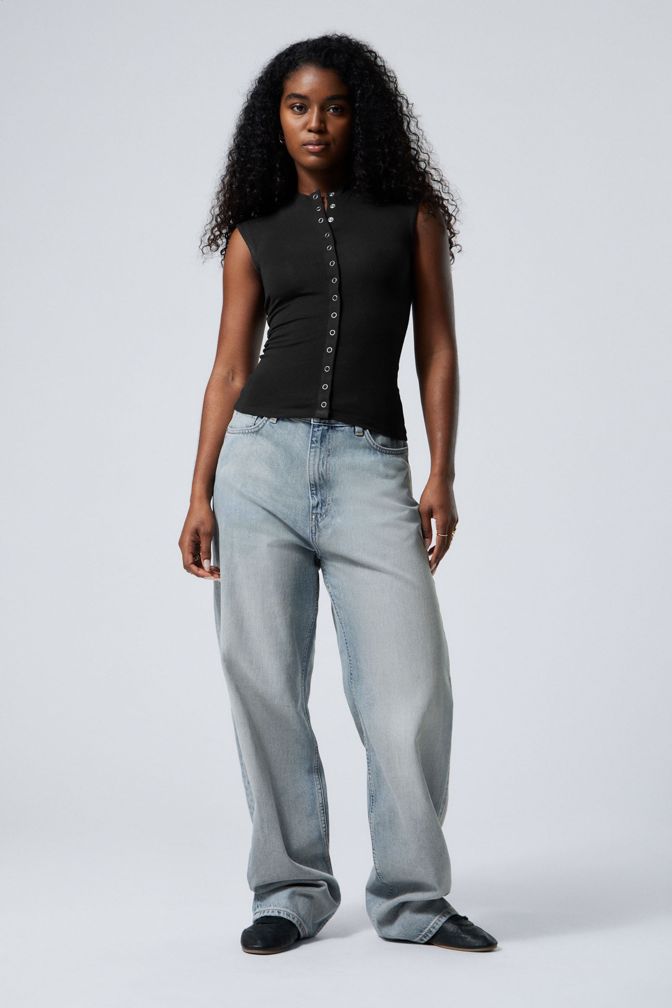 #272628 - Sleeveless Button-up Top - 2