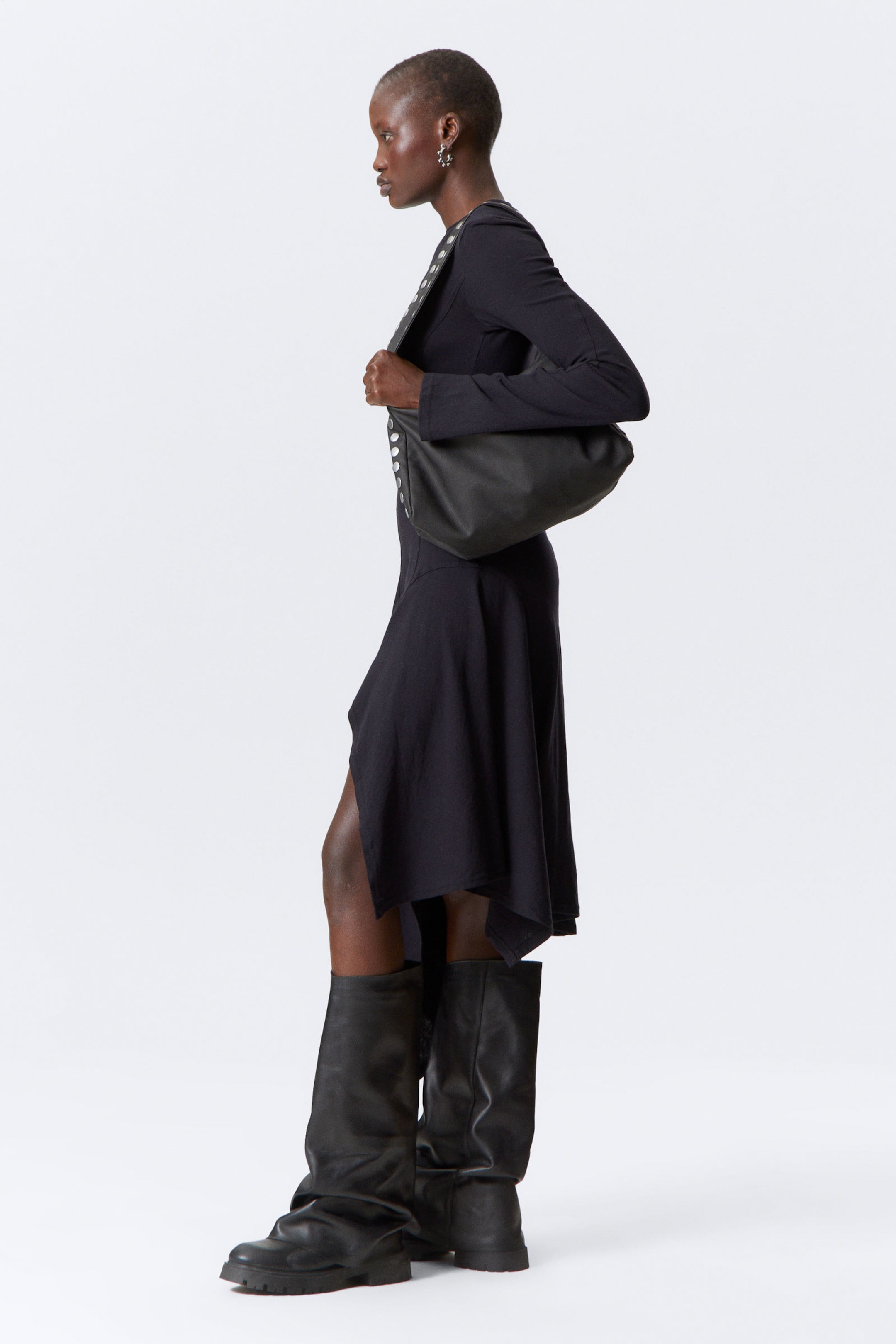 Zwart - Asymmetrische midi-jurk met lange mouwen - 2