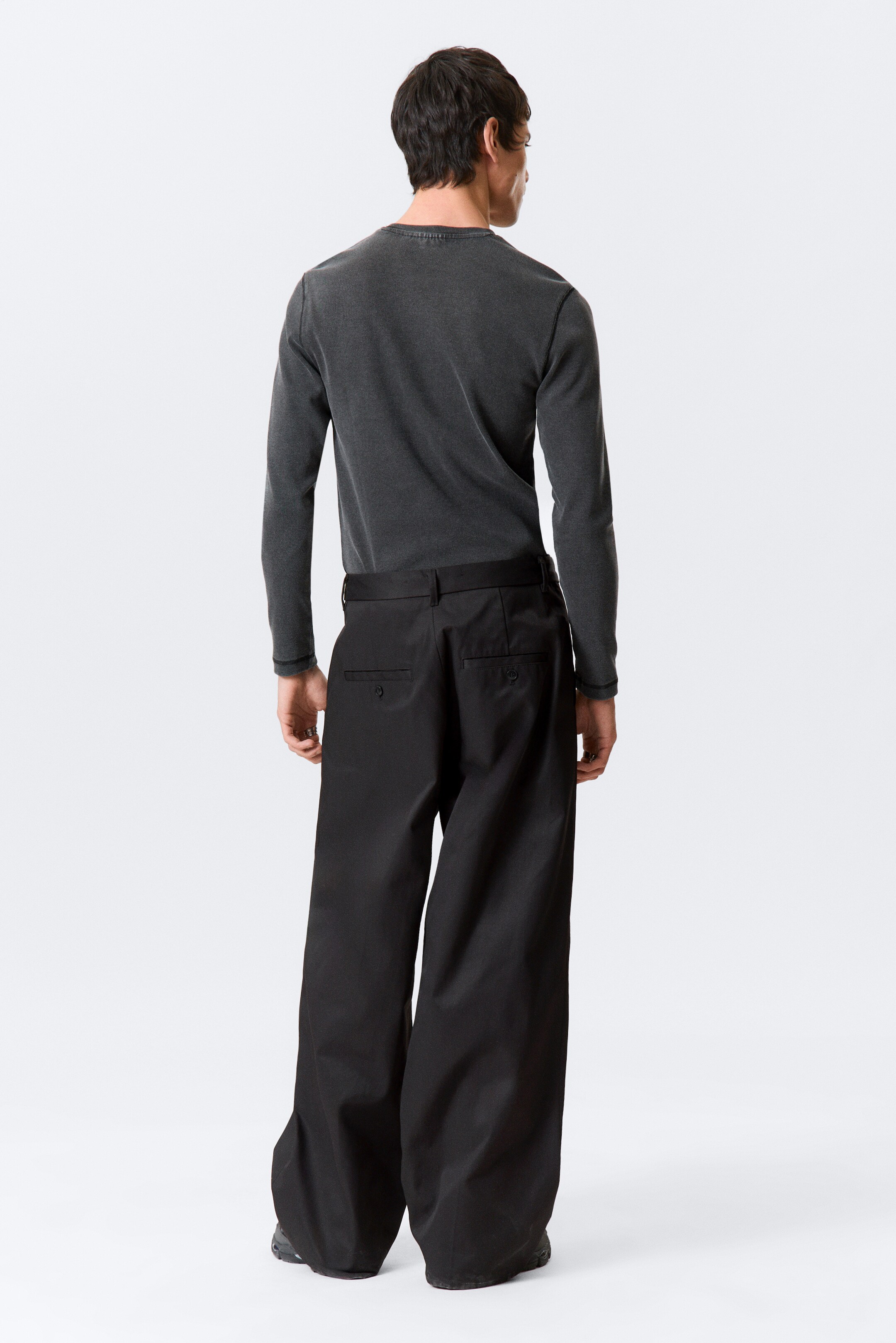 Visualizza immagine più grande: Pantaloni chino Emil Oversized - Nero - UOMO | H&M IT 7
