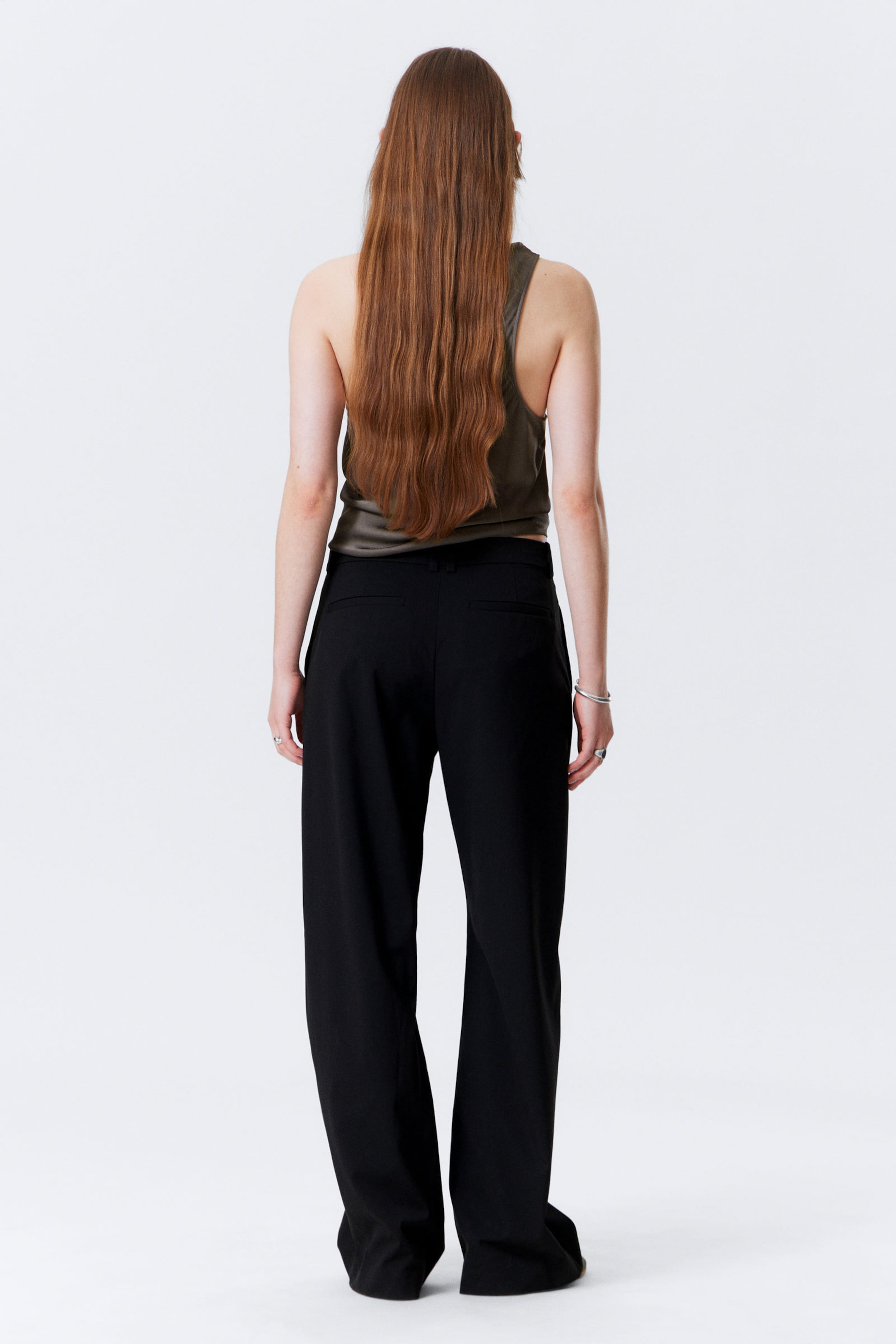 Black - Low-Waisted Loose Fit Suit Trousers - 3