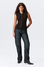 Dunkelbraun - Ärmelloses Oberteil mit Knöpfen - 2