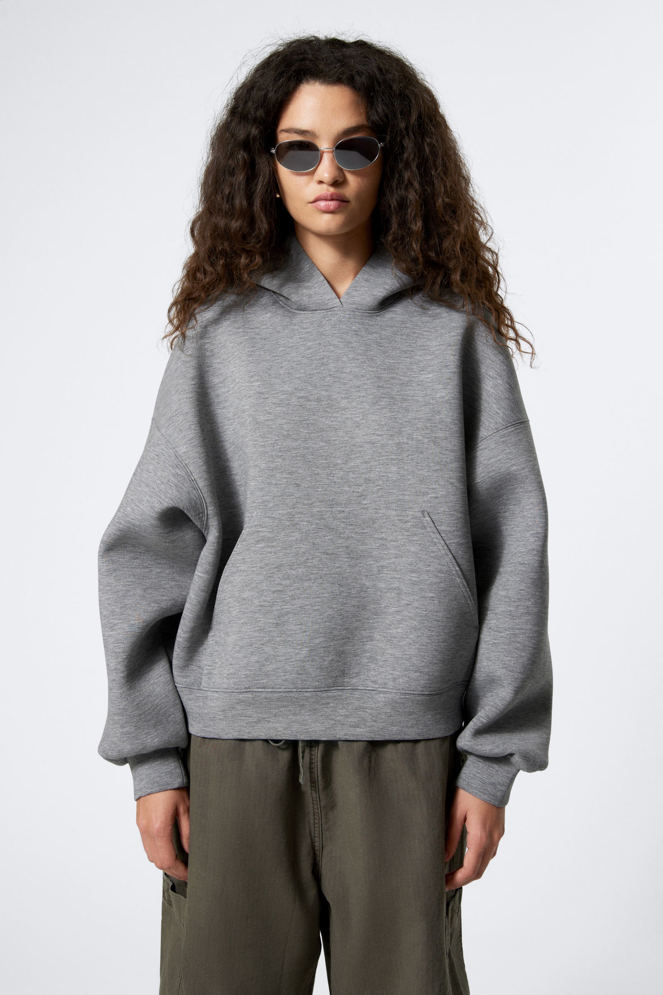 #A5A5A5 - Scuba-Hoodie mit Oversize-Passform - 1
