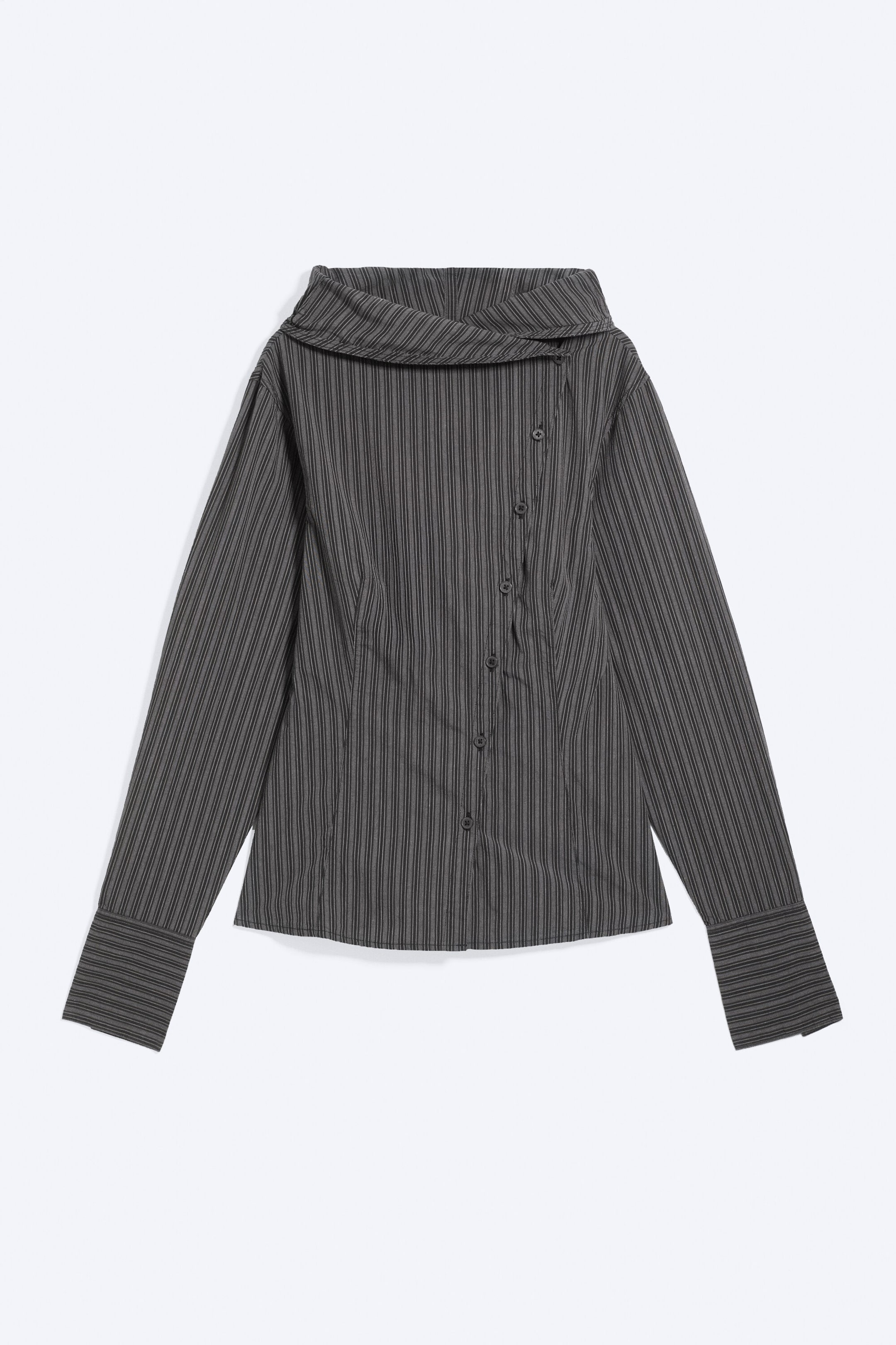 Dunkelgrau gestreift - Asymmetrisches Top mit Knöpfen und Stehkragen - 4