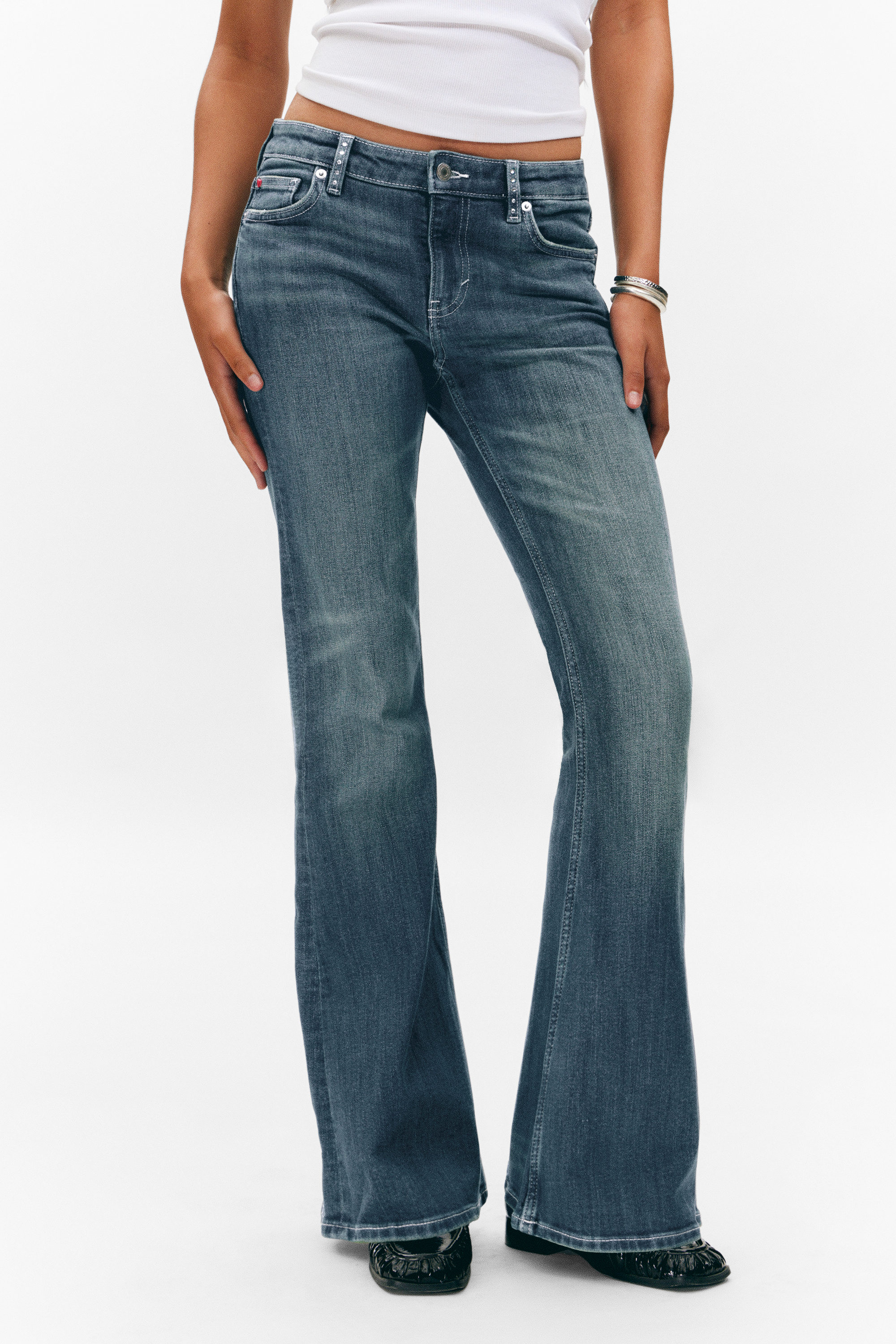 Embellished Blue - Dunkelblau - Katsumi Embellished Low Rise Slim Flared Leg Jeans - 2