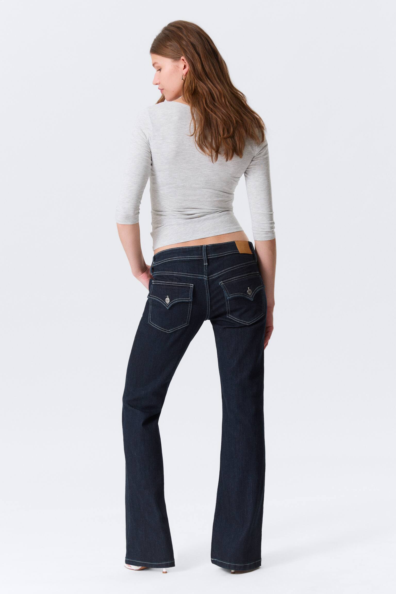 Matalavyötäröiset kapeat trumpettilahjefarkut - Blue Rinse – tummansininen/Ink Black – musta/Fresh Blue – keskisininen - 4