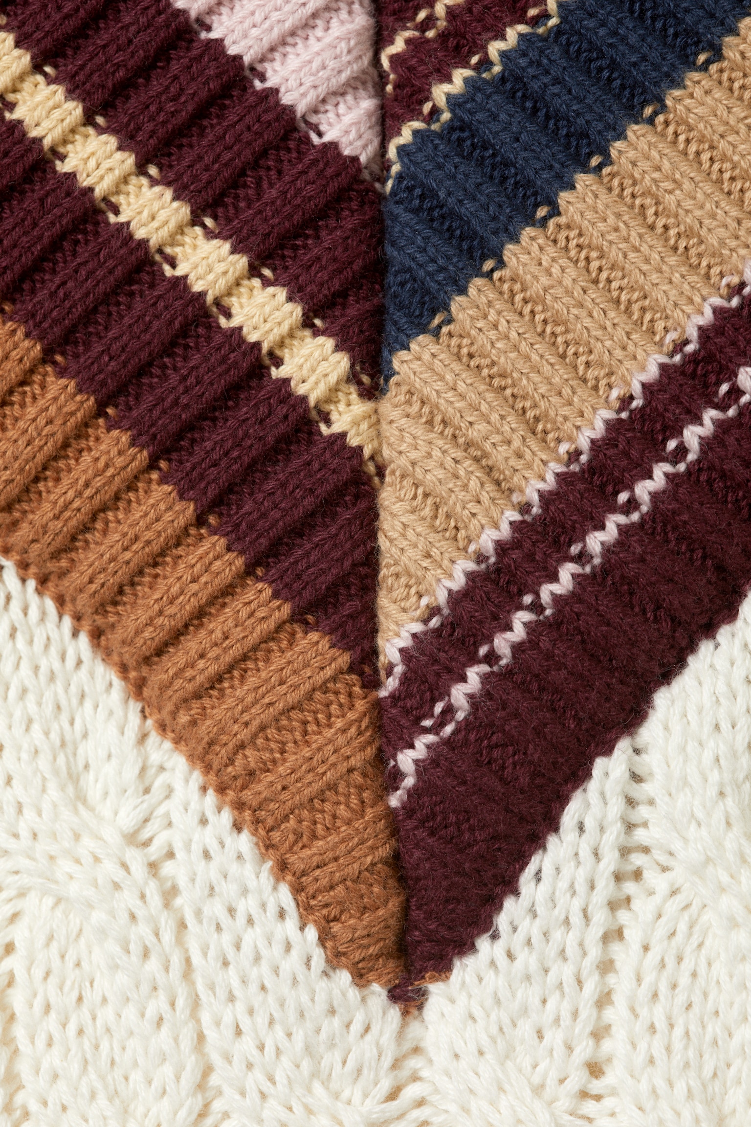 V-Neck Cable Knit Cotton Vest - White - Contrast Collar - 4