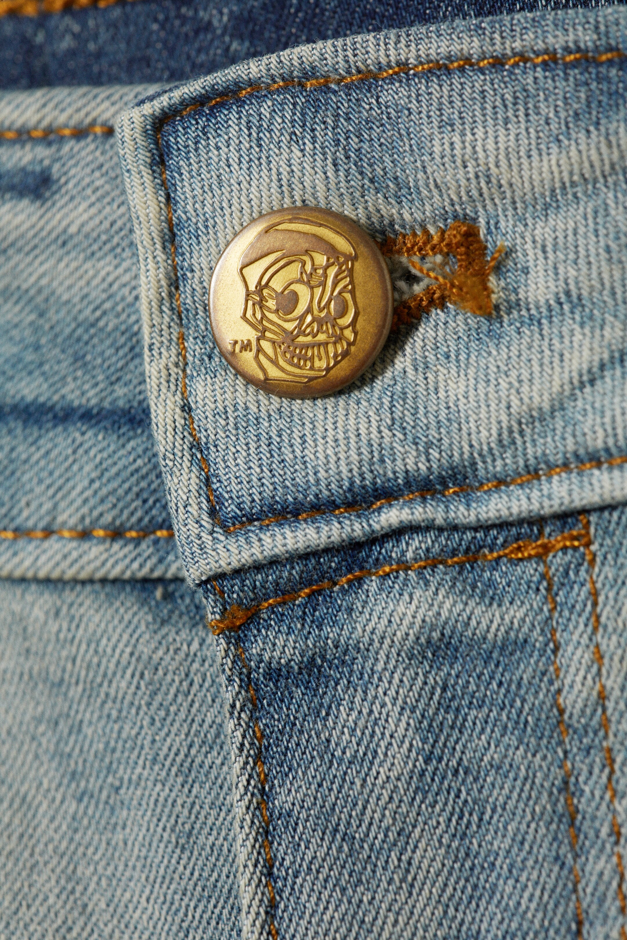 Zobrazit větší obrázek: Booty Bei Low Rise Mini Denim Shorts - Grime Blue - Light Blue - ŽENY | H&M CZ 2