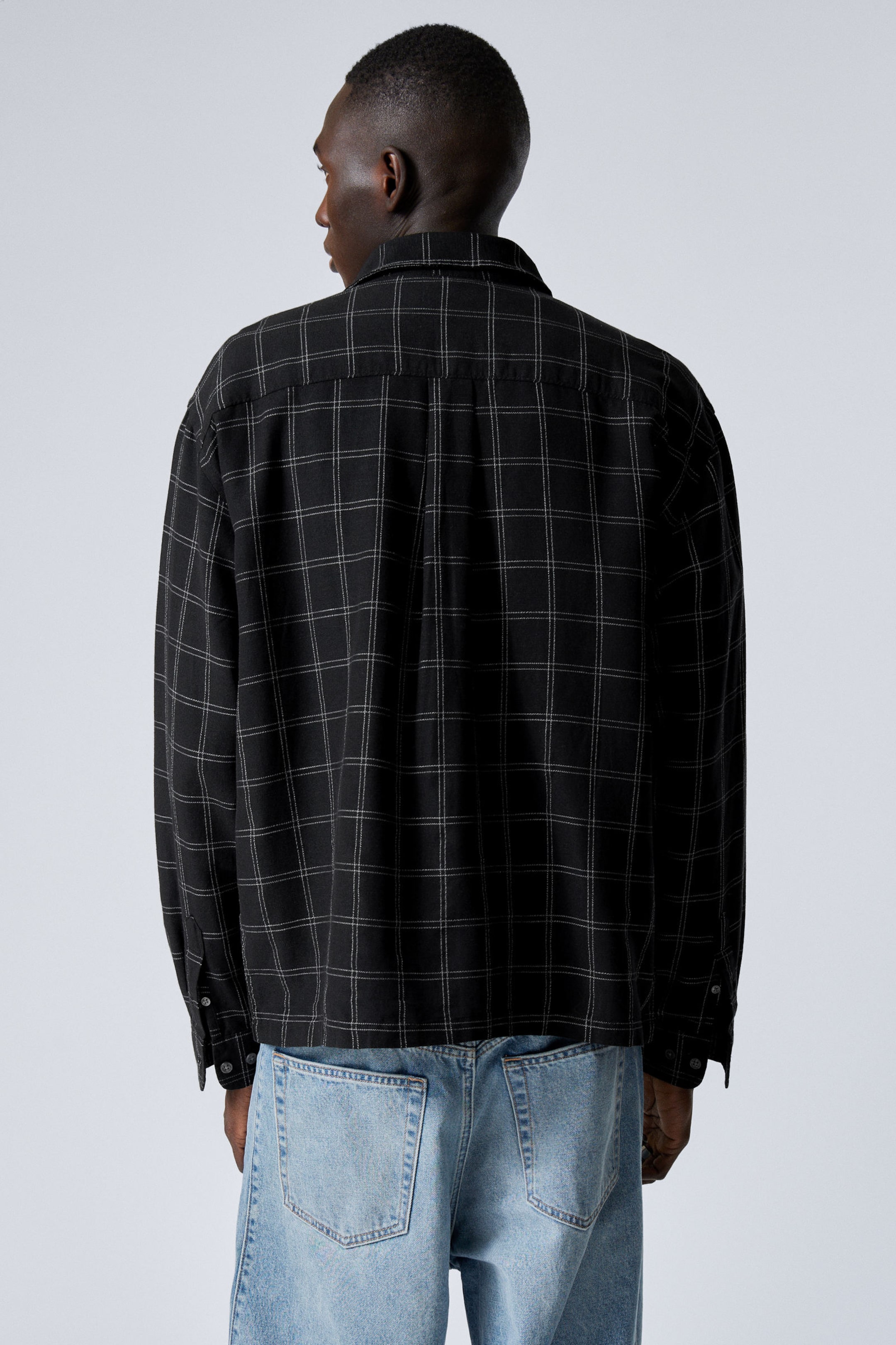 Schwarz kariert - Kastiges Oversized-Karohemd aus Leinenmischung - 2