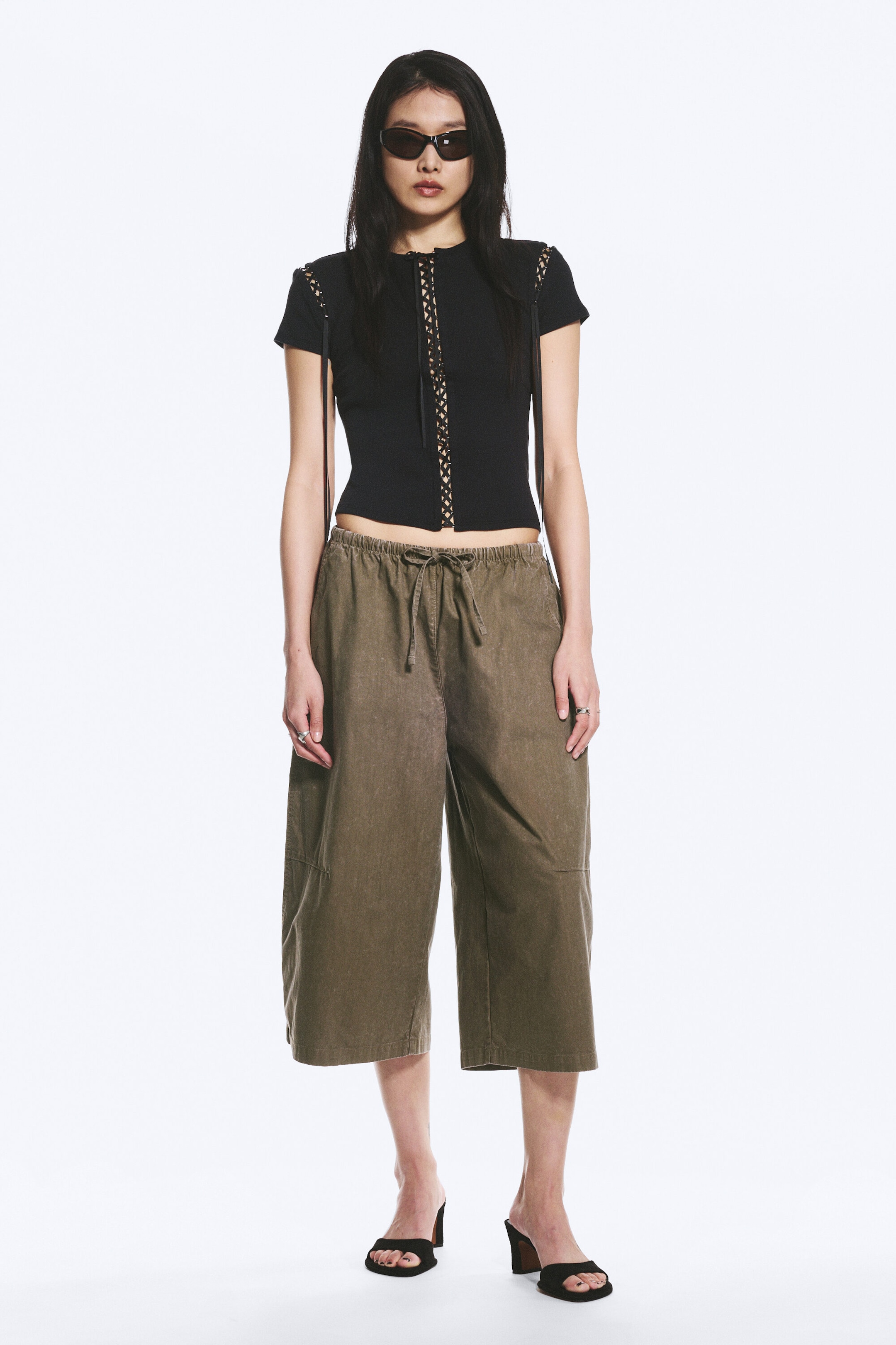 Taupe foncé - Pantalon ample court taille basse - 1