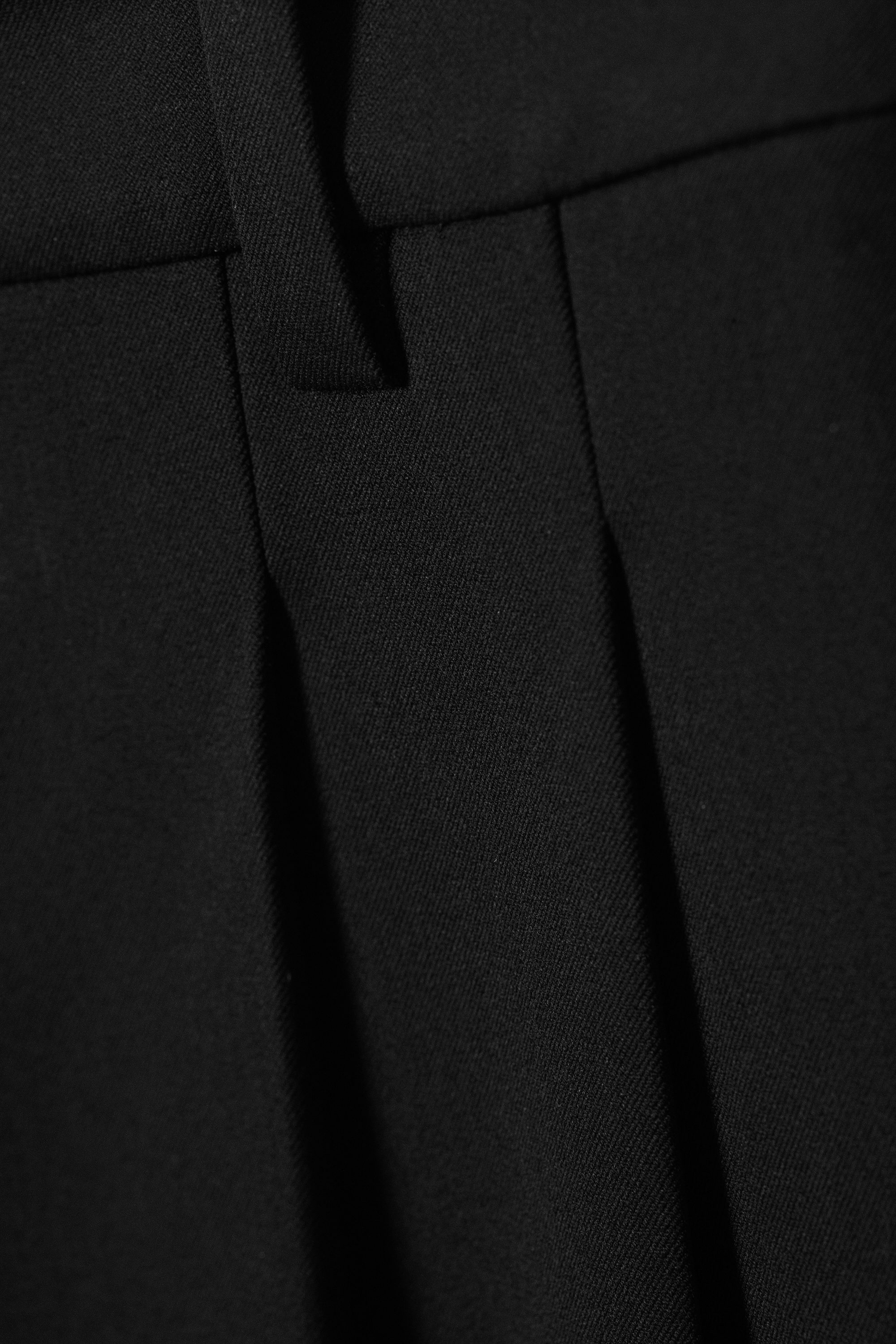 Svart - Extra vida byxor med veck - 3
