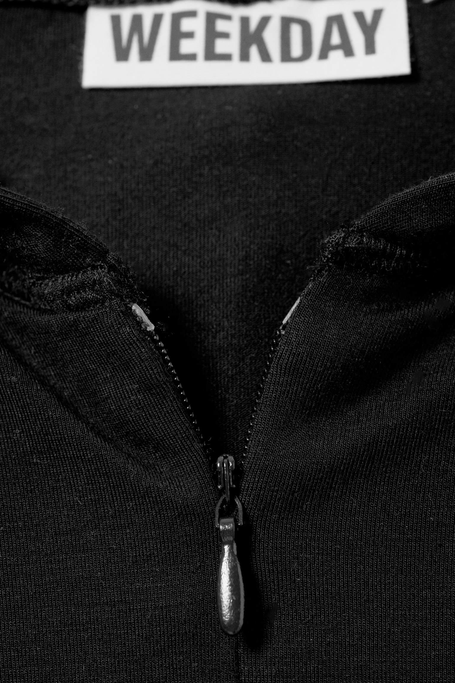 Schmal geschnittener Zip-Hoodie aus Lyocell - Schwarz/Helles Graubraun - 4
