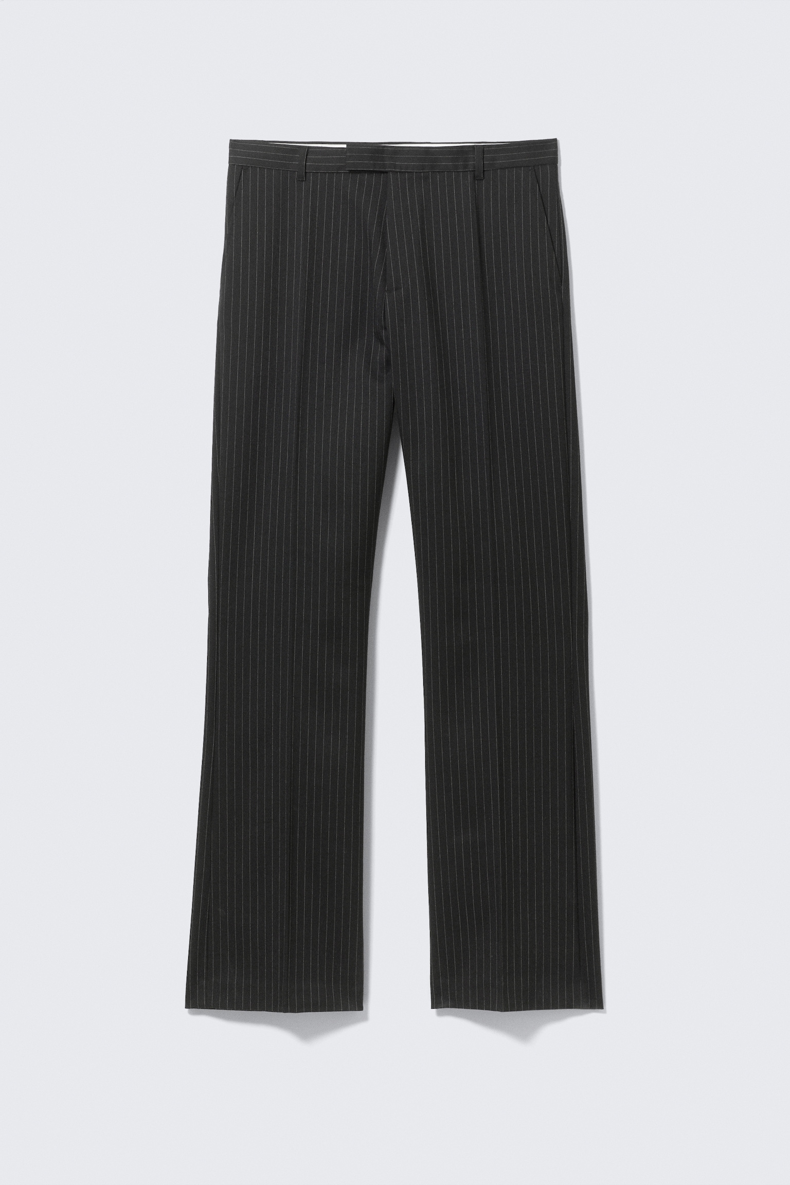 Plisowane spodnie garniturowe Relaxed - Black Pinstripe - 2