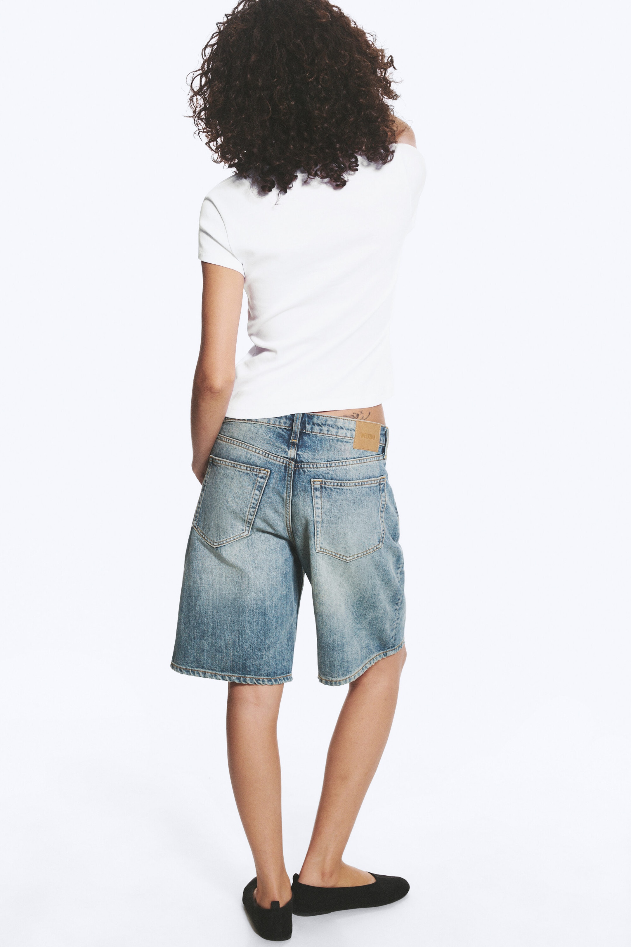 Vit - Slim Fit Deep V-Neck T-Shirt - 2