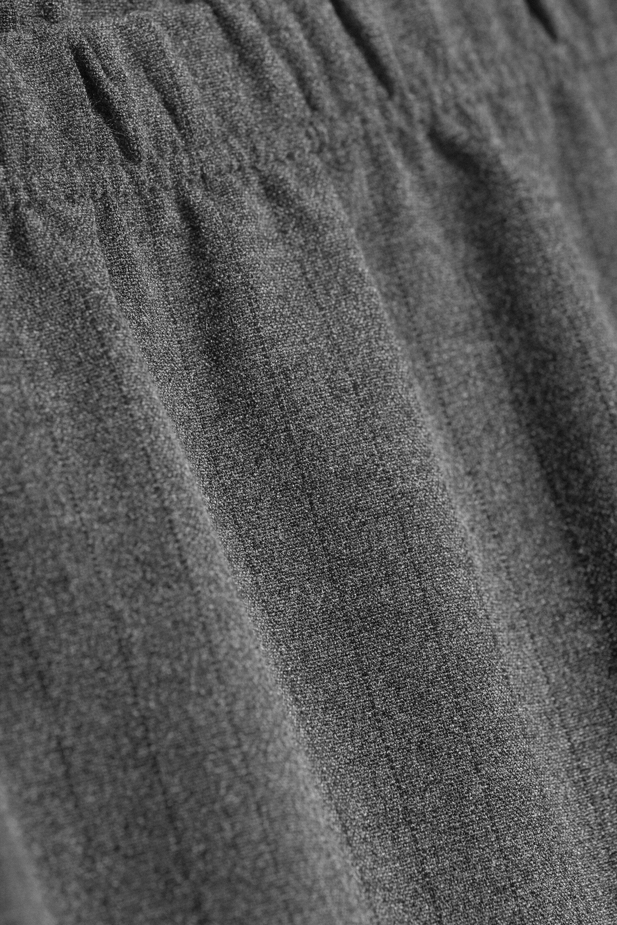 Dunkelgrau mit Nadelstreifen - Pull-on-Anzughose mit niedrigem Bund - 5