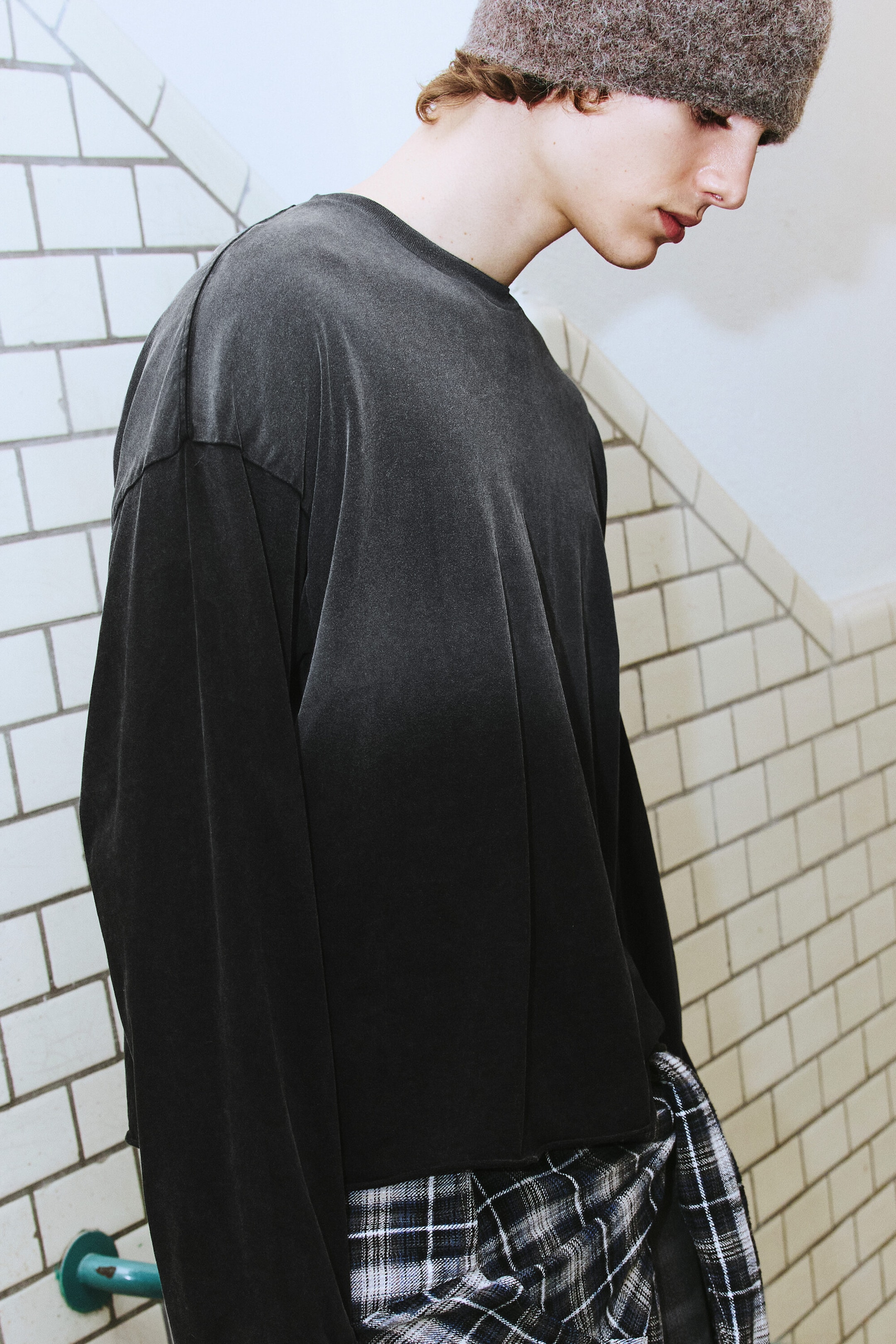 Washed Black Ombre - Relaxed Long-Sleeved T-shirt - 1