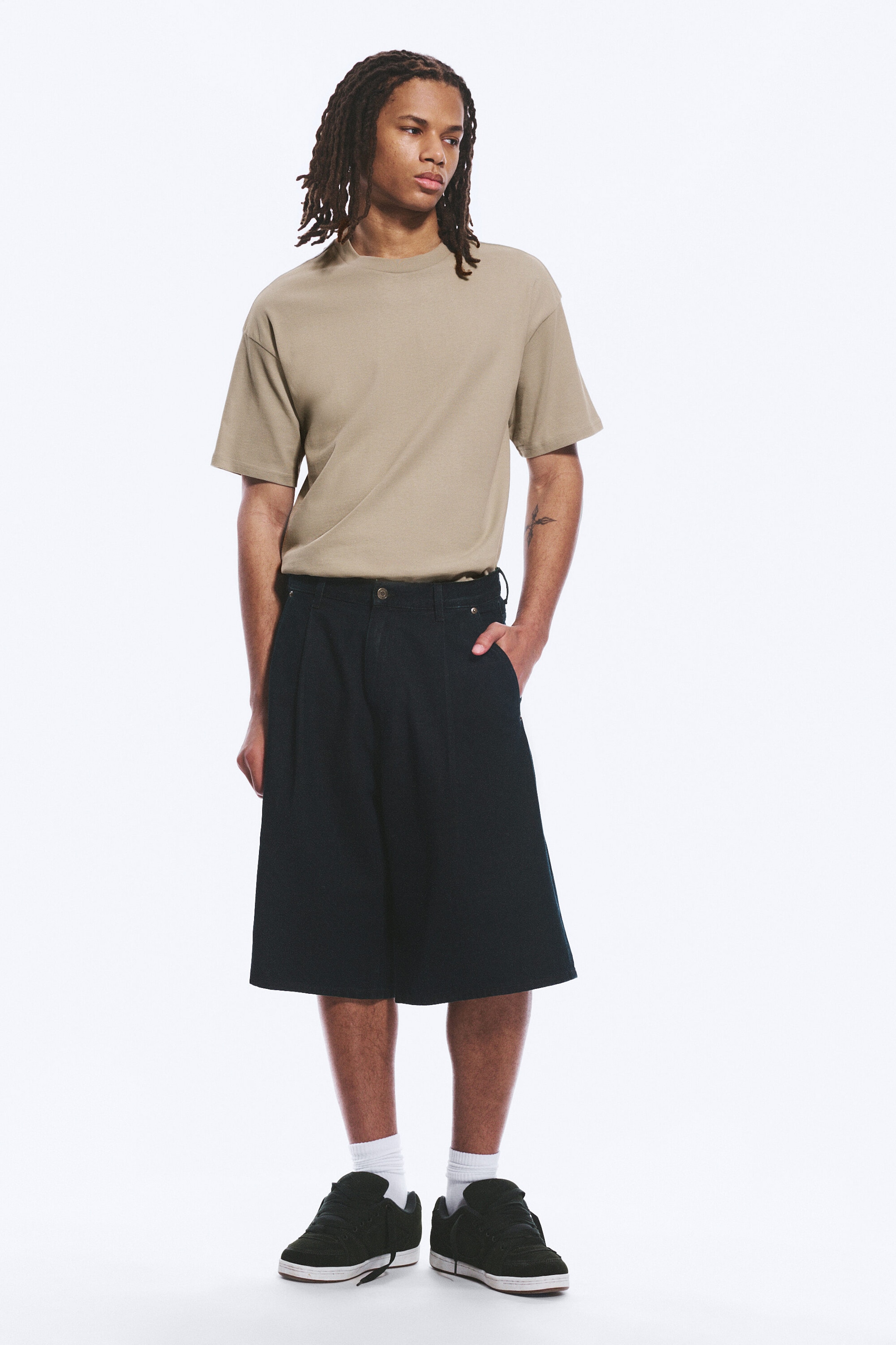 Emerald Rinse - Dunkelblau - Baggy-Denimshorts mit Bundfalten - 1