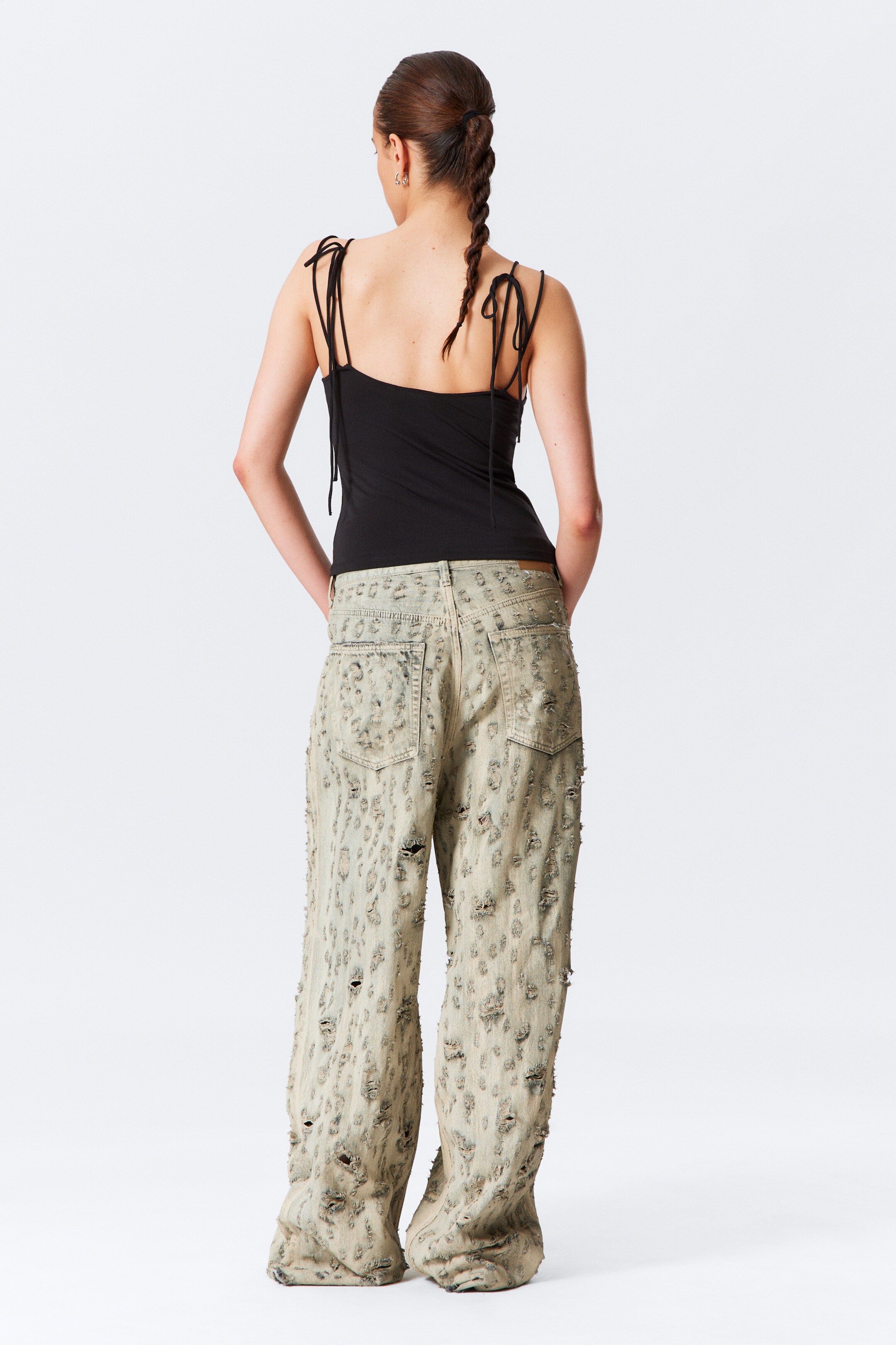 Ver imagen más grande: Top de tirantes de punto con cuello barco - Negro - MUJER | H&M ES 4