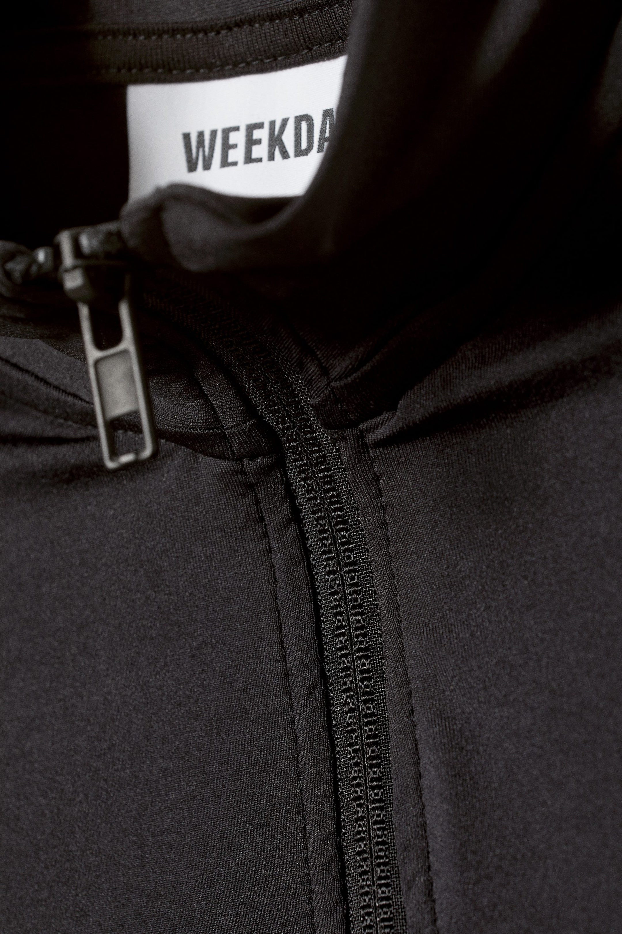 Zwart - Bella longsleeve met halve rits - 1