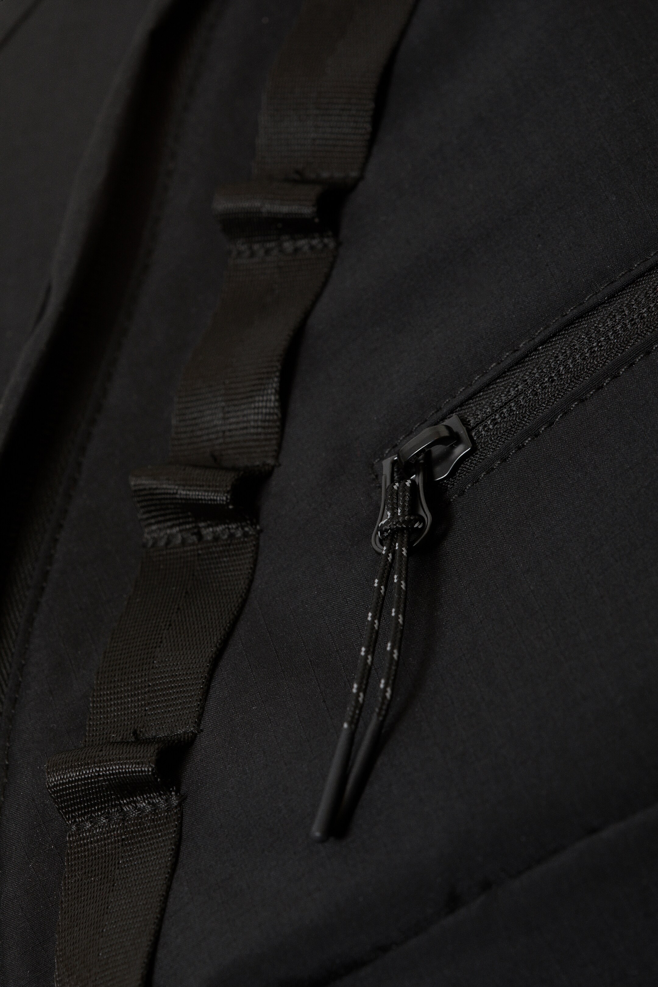 Visa större bild: Sling Crossbody-väska - Svart - DAM | H&M SE 5