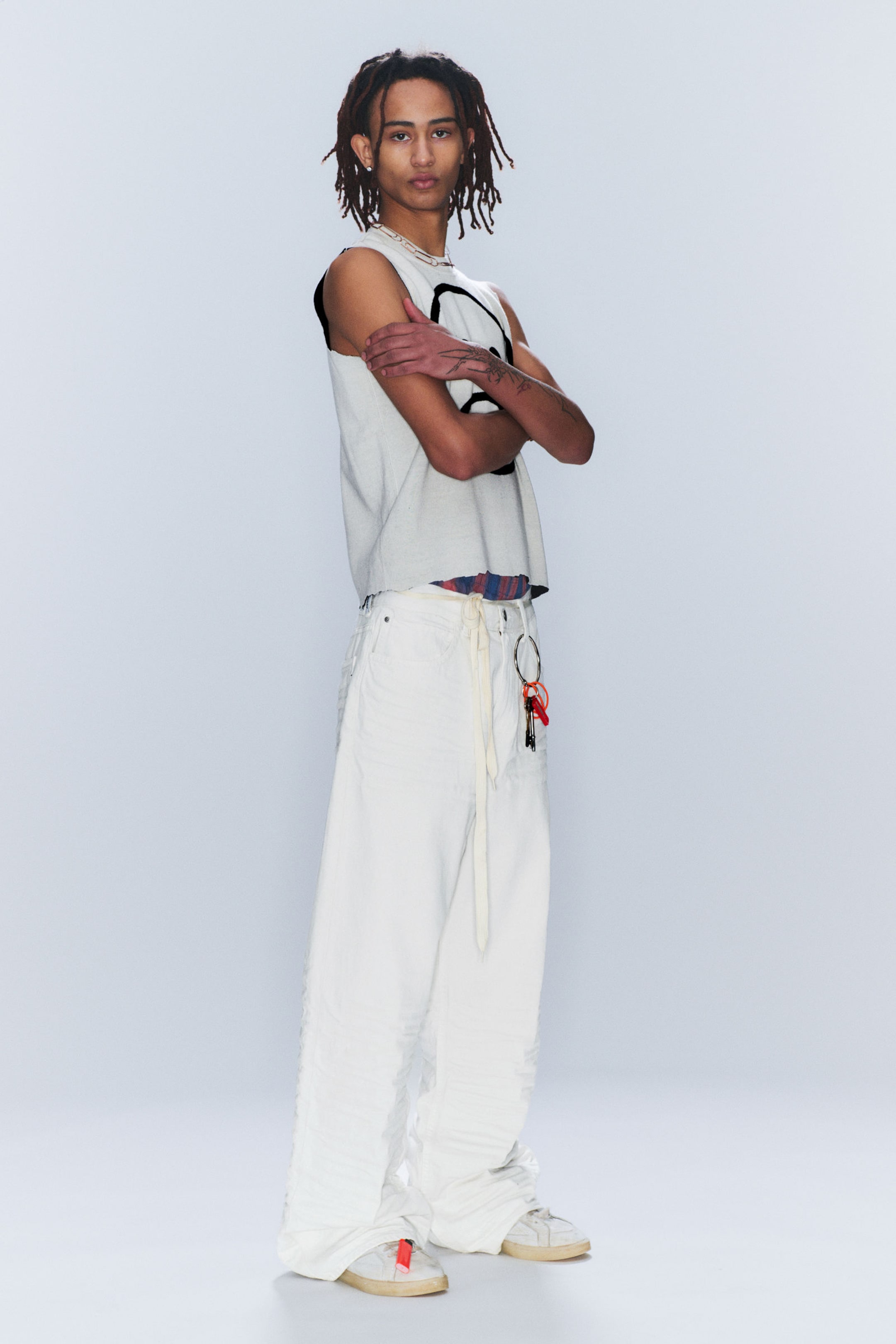 #FFFFFF - Looser – Weite Jeans mit normaler Taille - 2