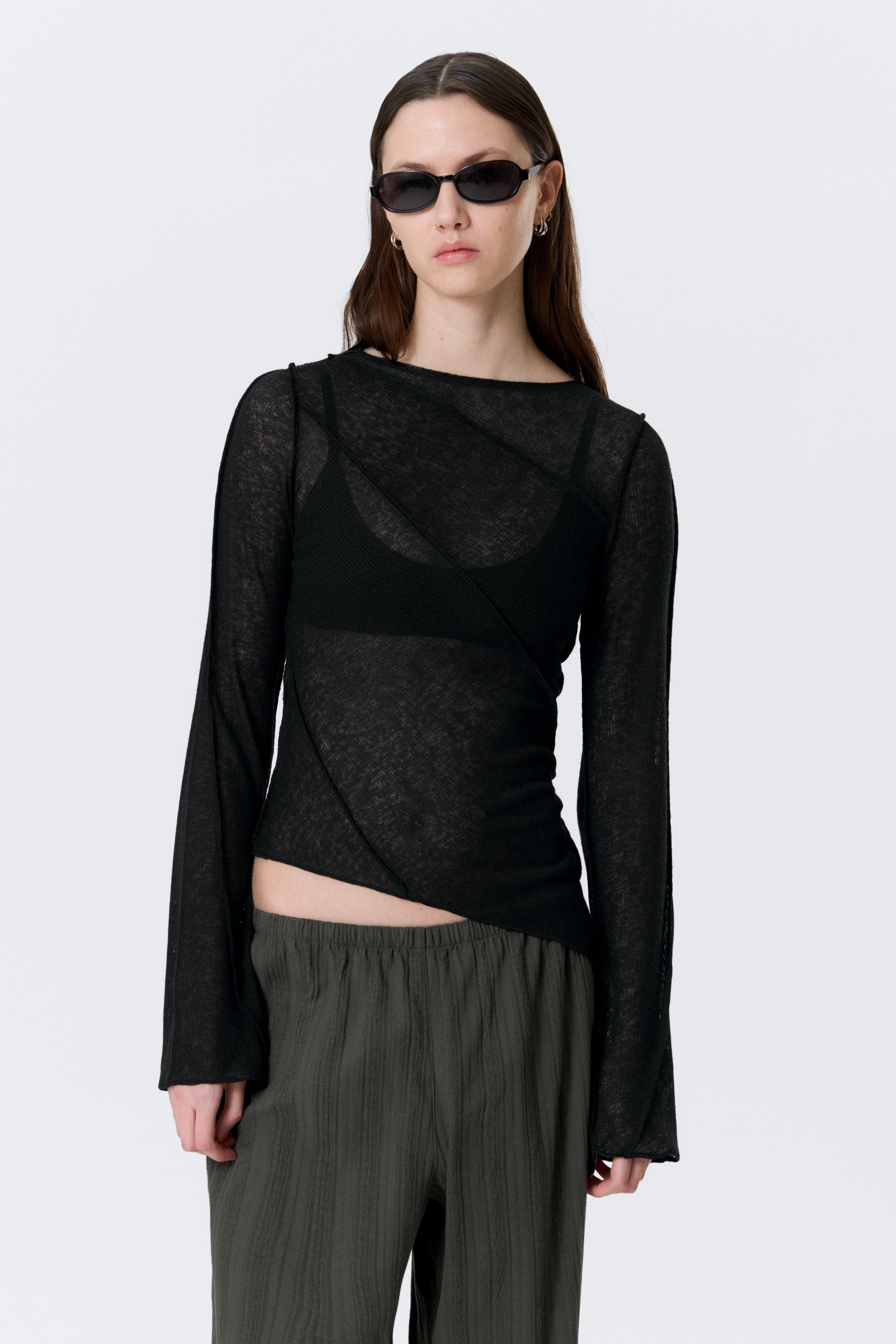 Top Assimétrico de Gola de Barco Transparente - Preto/Bege-claro