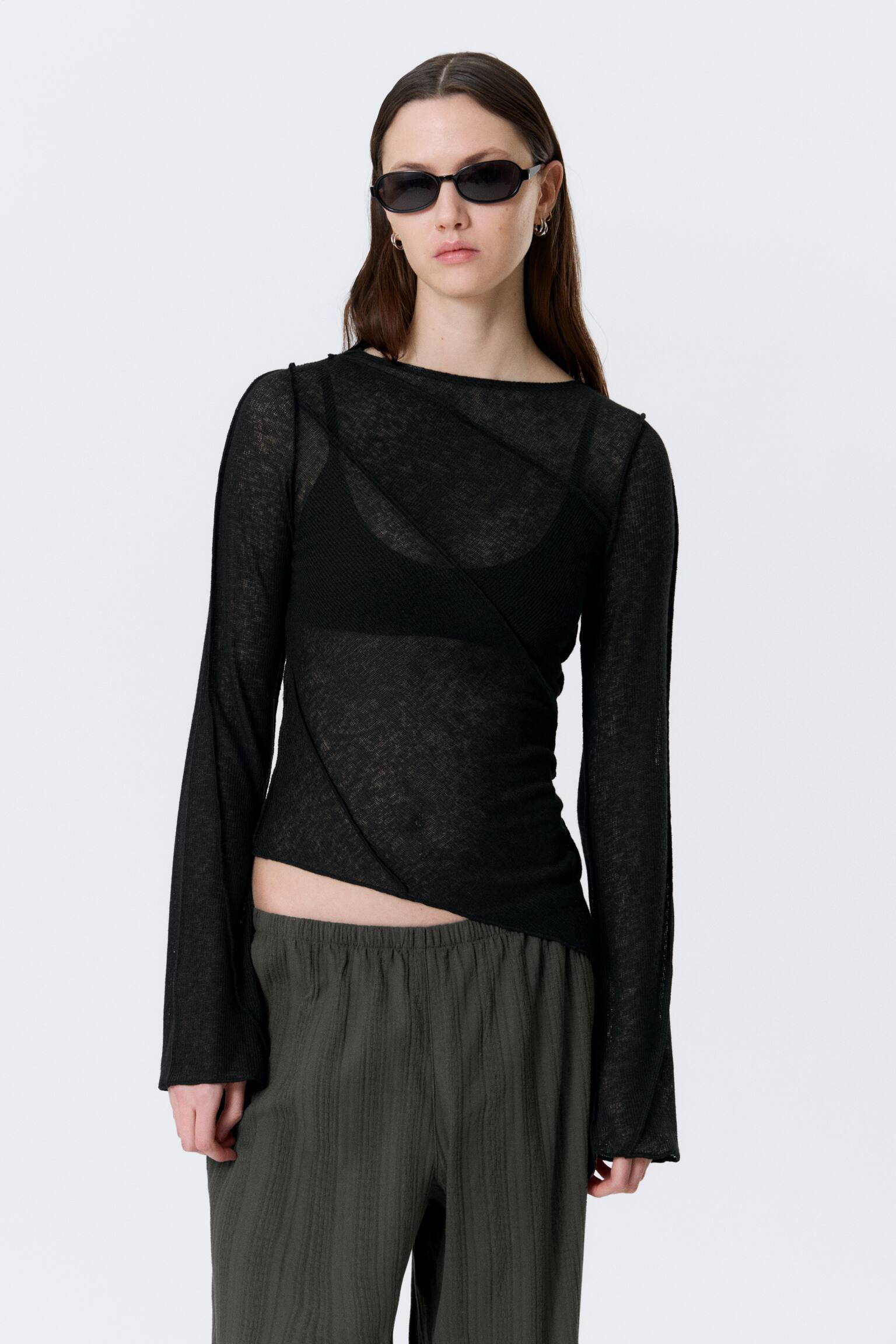 Haut transparent asymétrique à col bateau - Noir/Beige clair - 1