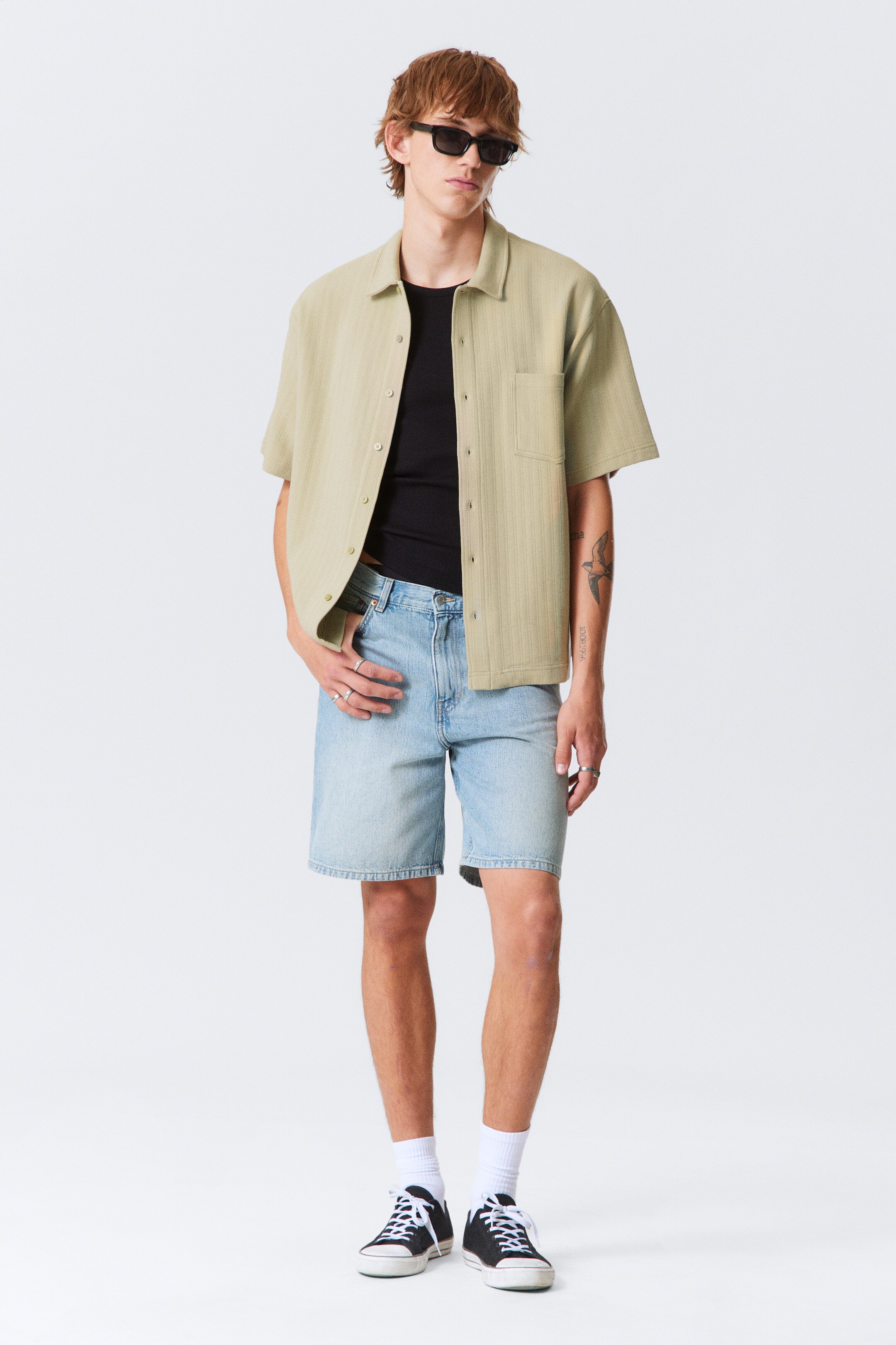 Zobraziť väčší obrázok: Knitted Short-Sleeved Button-Up Shirt - Svetlá khaki zelená - MUŽI | H&M SK 2