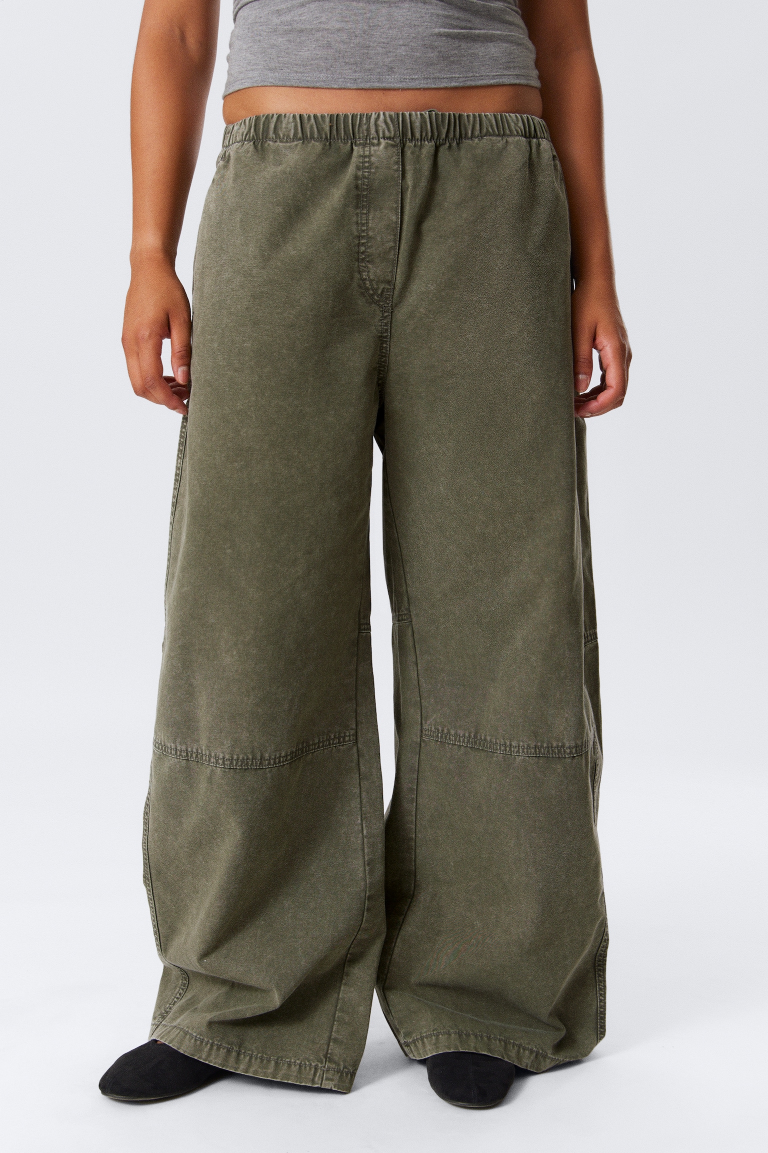 Low Rise Baggy Washed Canvas Trousers - Washed Dark Khaki Green/Washed Black - 4