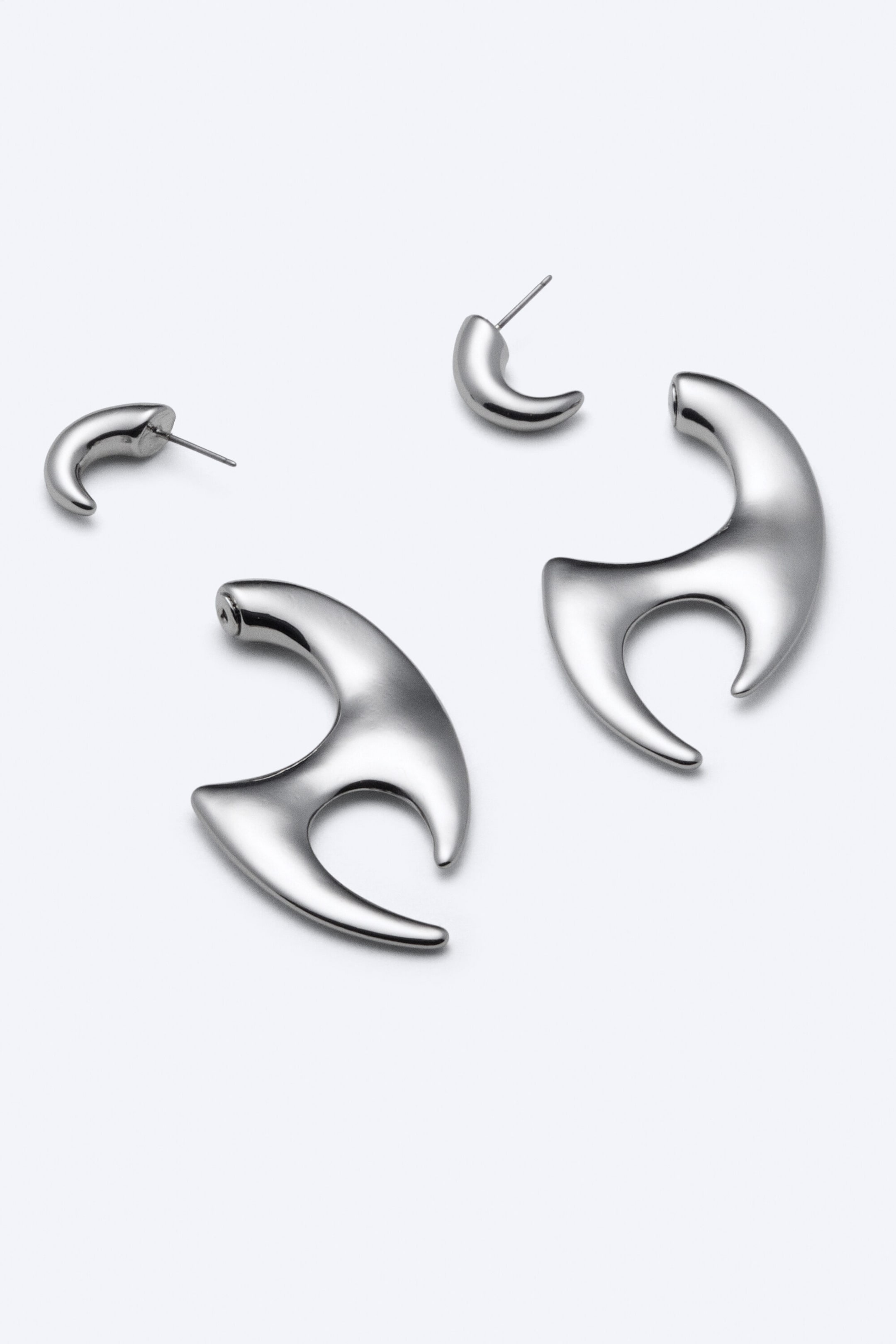 Grey Silver - Asymmetrical statement earrings - 1