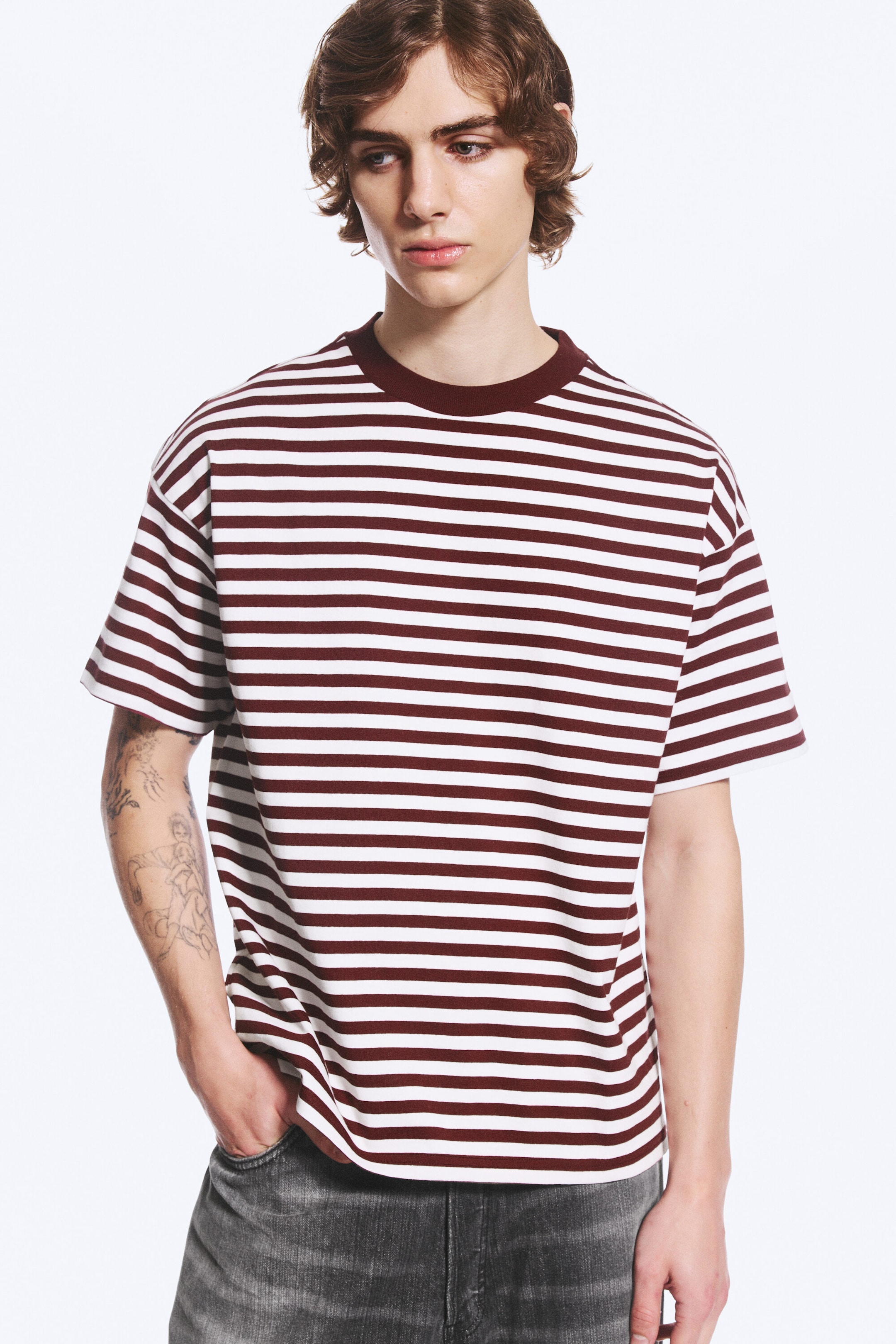 Red & White Stripe - T-SHIRT MIT ENTSPANNTER PASSFORM - 2